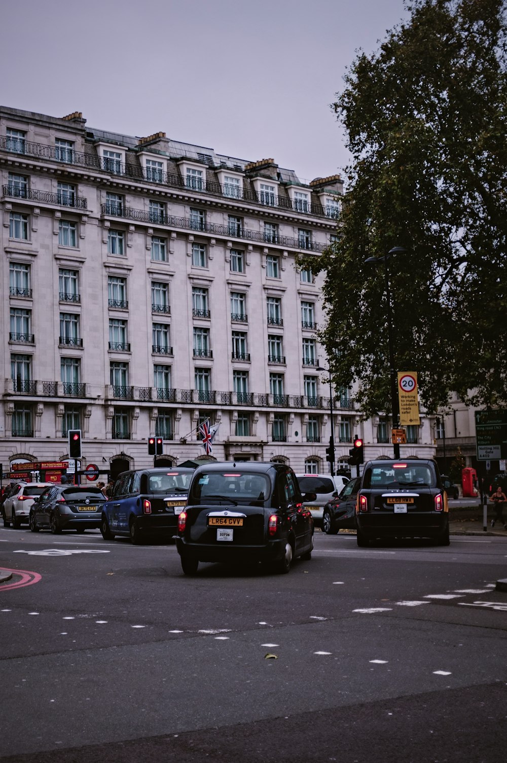 a city street filled with lots of traffic