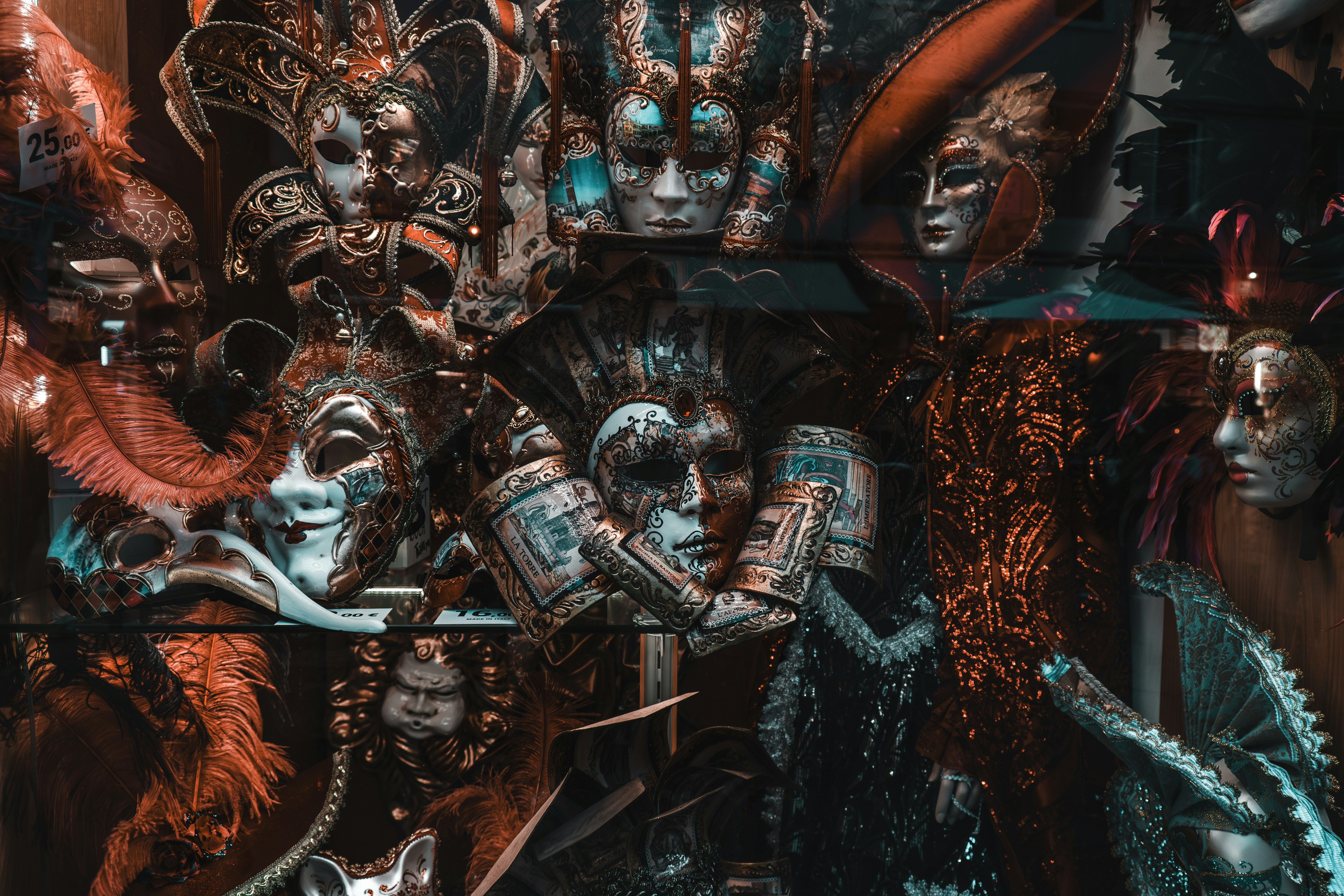 Creación de Máscaras Artesanales para Carnavales: Ideas, Materiales, Diseños Creativos y Personalización Paso a Paso