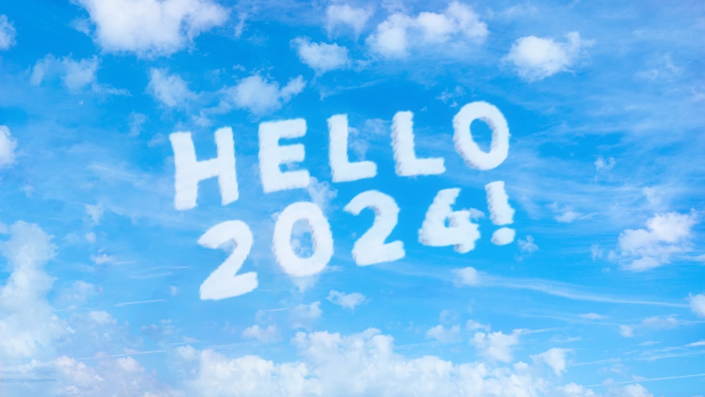 Ein Bild des Himmels mit den Worten "Hello 2012"