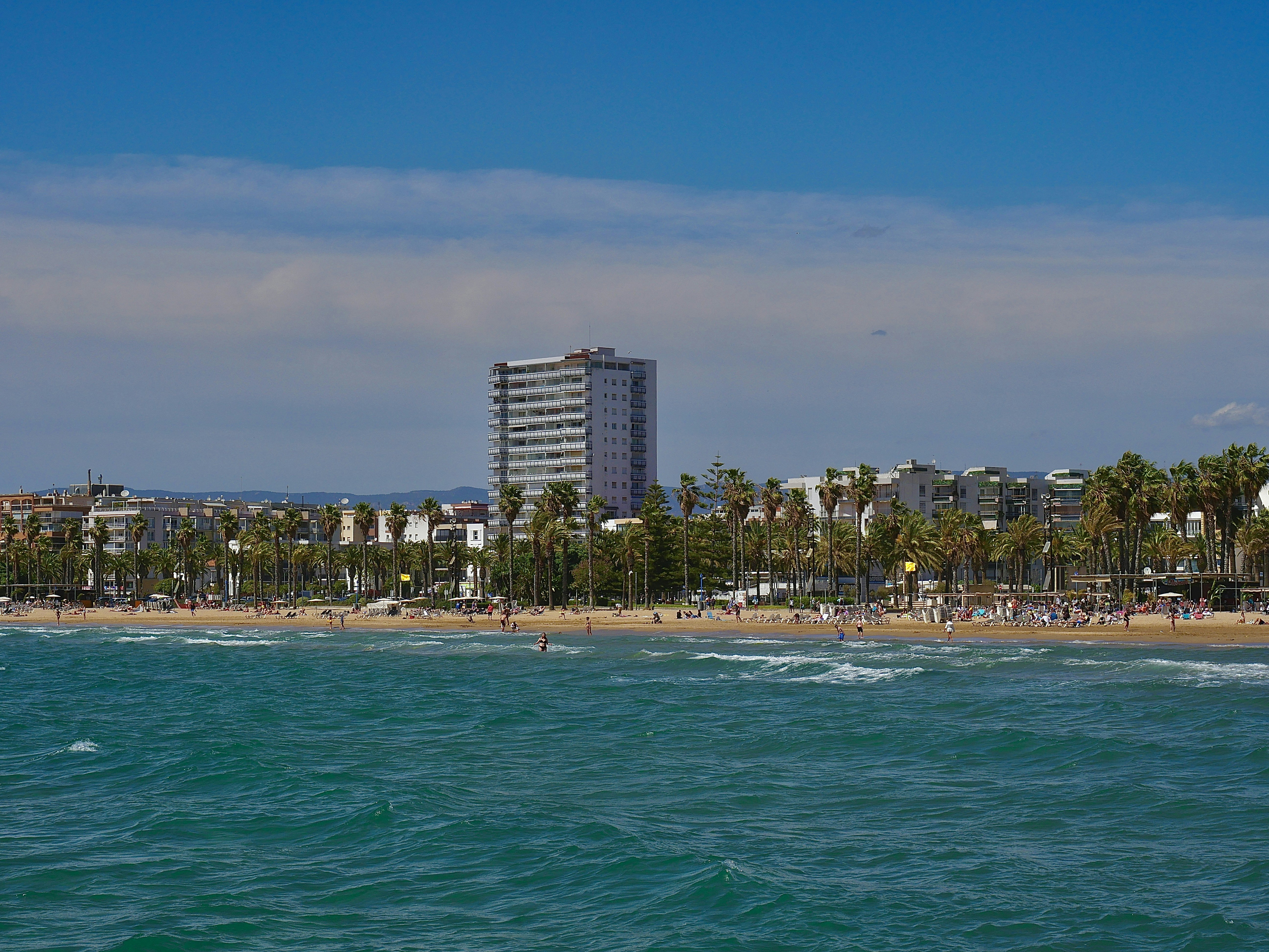 Investing in Sea View Apartments in Hurghada: Unlocking High ROI Potential