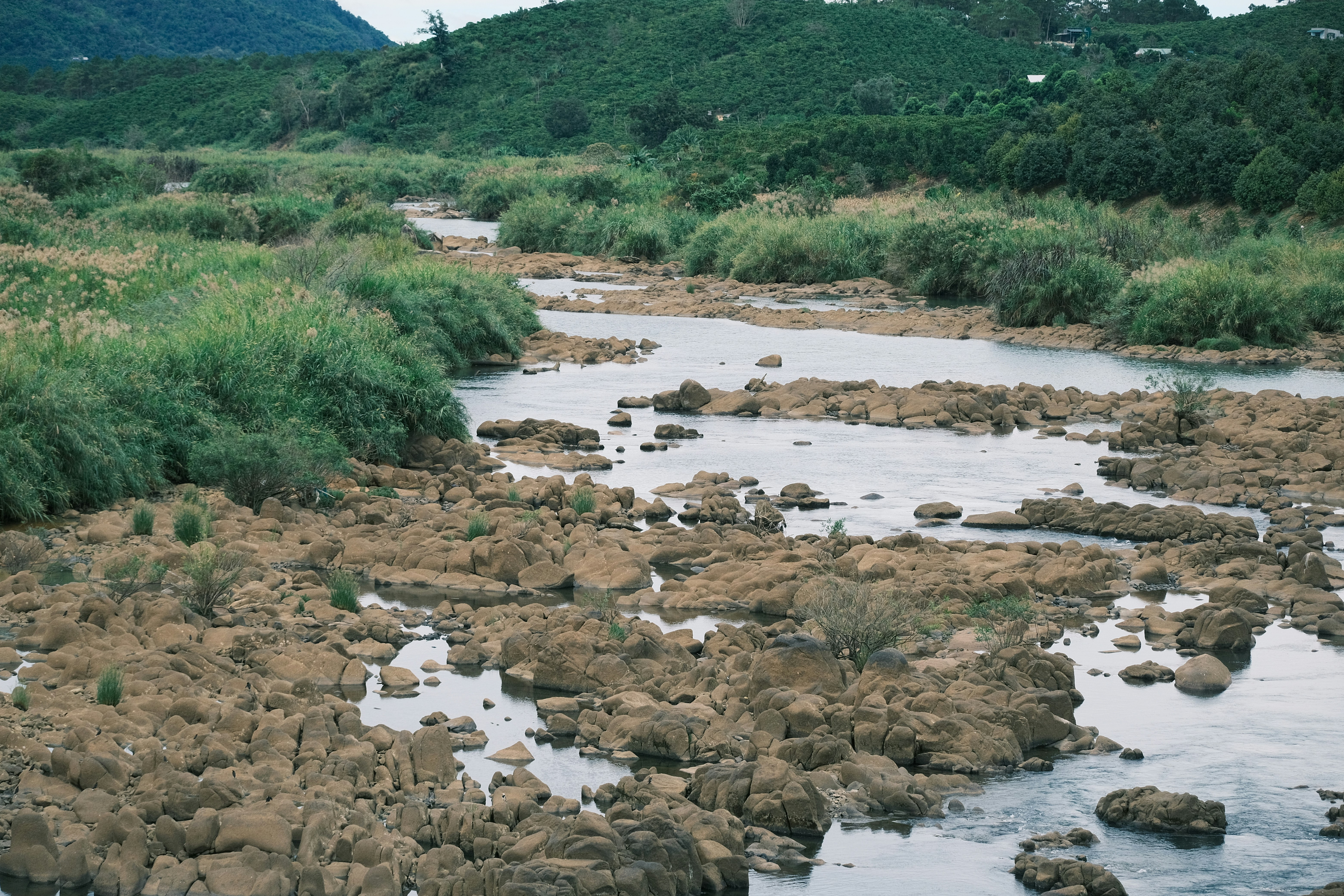 小水力発電の水利権取得は困難？河川法手続きと期間短縮術関連画像