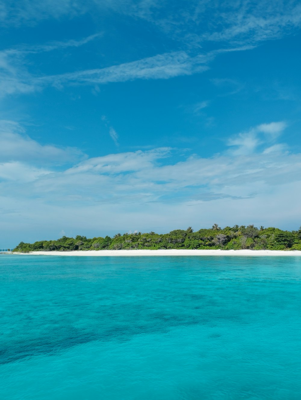 Eine kleine Insel mitten im Ozean