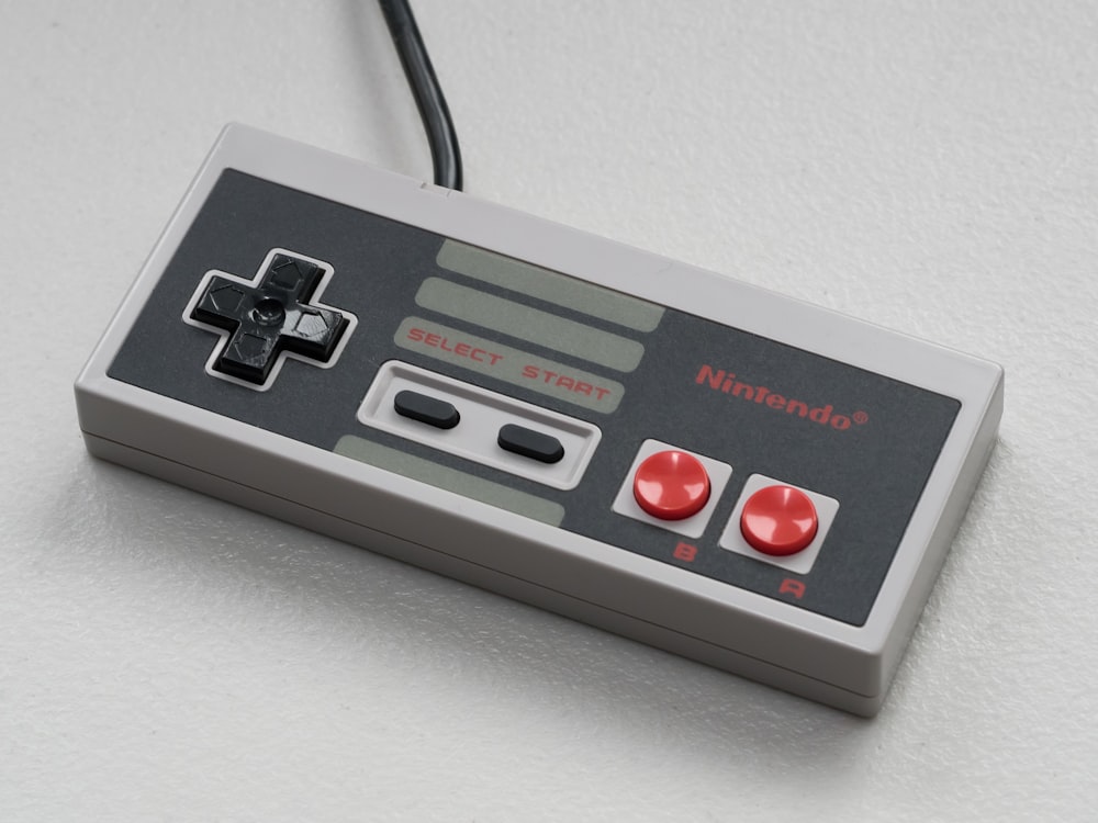 Eine Nahaufnahme eines Nintendo Game-Controllers