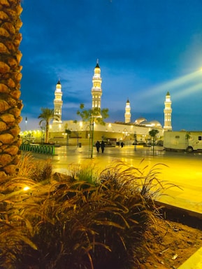 A peaceful view of Lynwood Masjid at sunset with soft glowing lights.