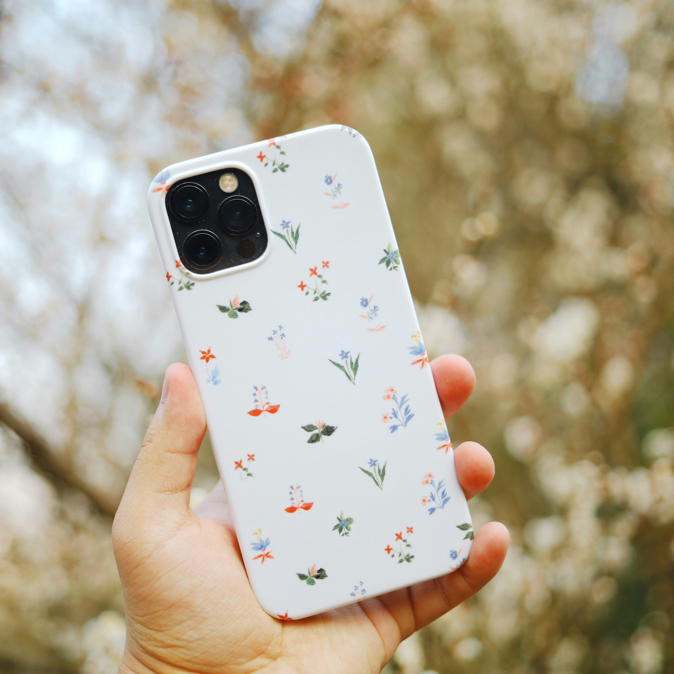 איך איורים על קייסים לפלאפון מבטאים את האישיות שלך?