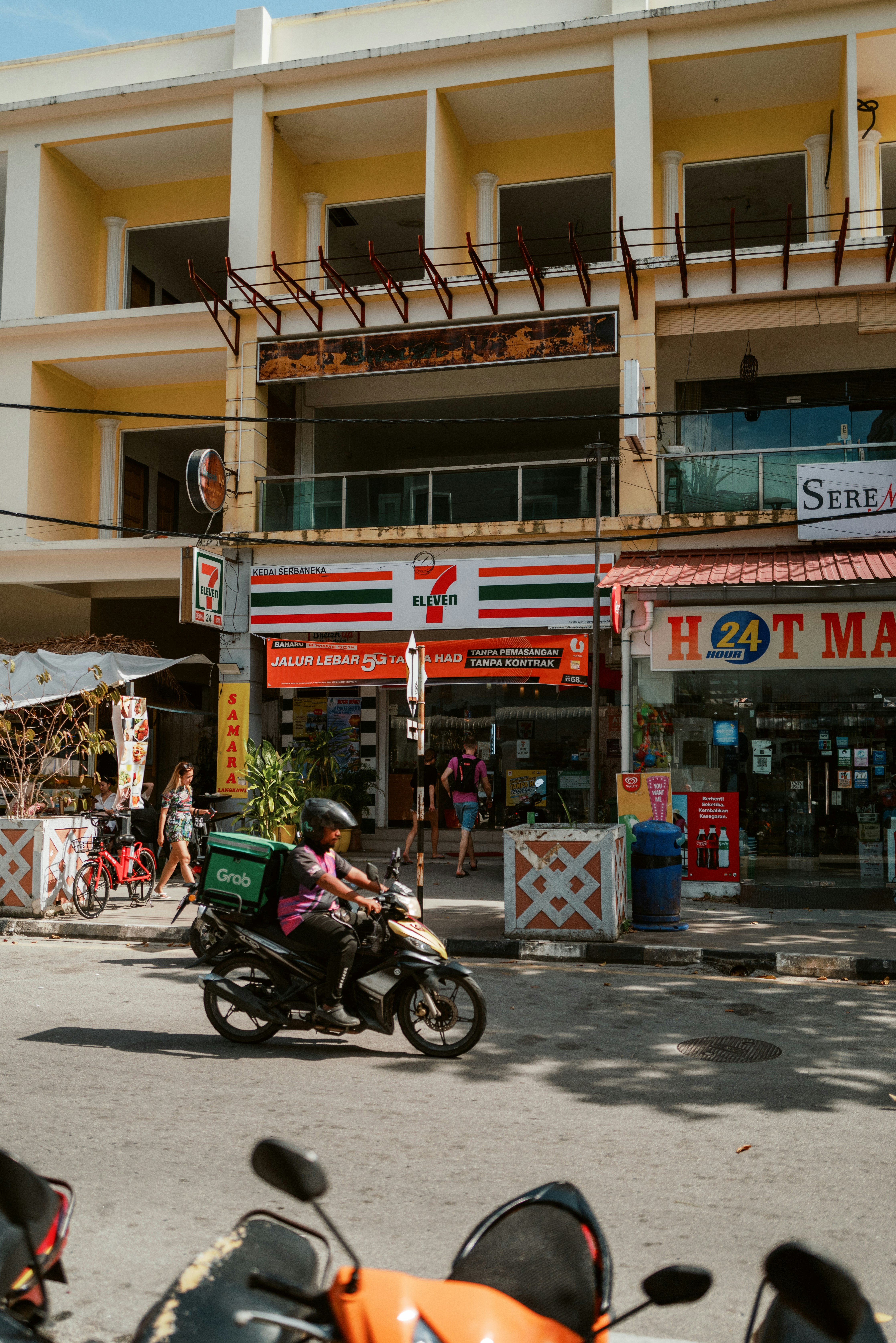 Insider Navigation and Local Intelligence