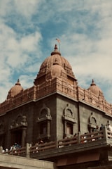 a large building with a sky background