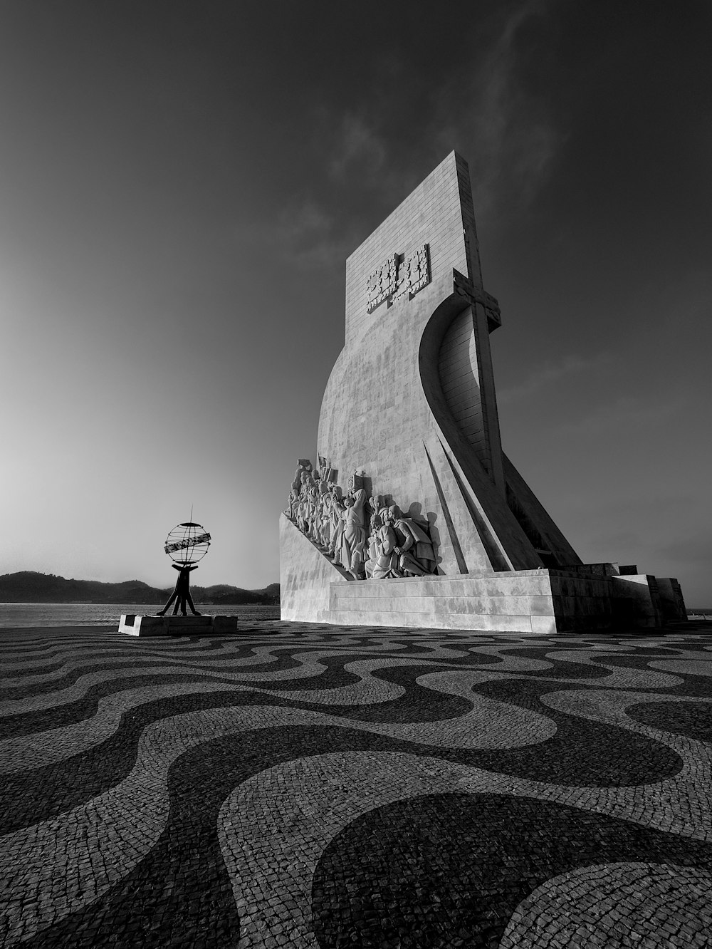 a black and white photo of a monument