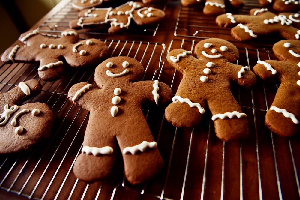 a bunch of cookies that are on a rack