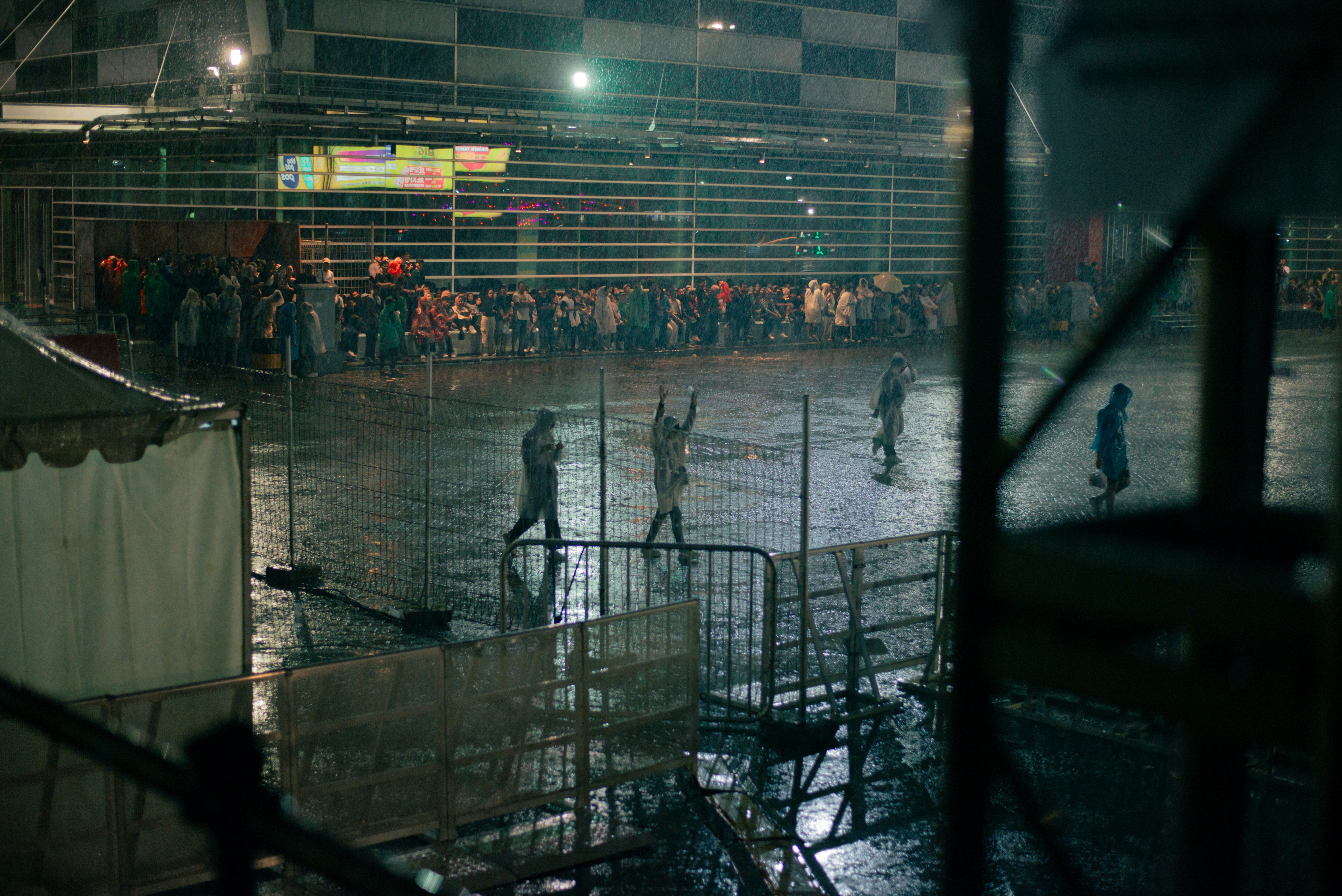 苏亚雷斯进球了，但没人跟他一起庆祝｜悟空体育官方网站（封面配图）