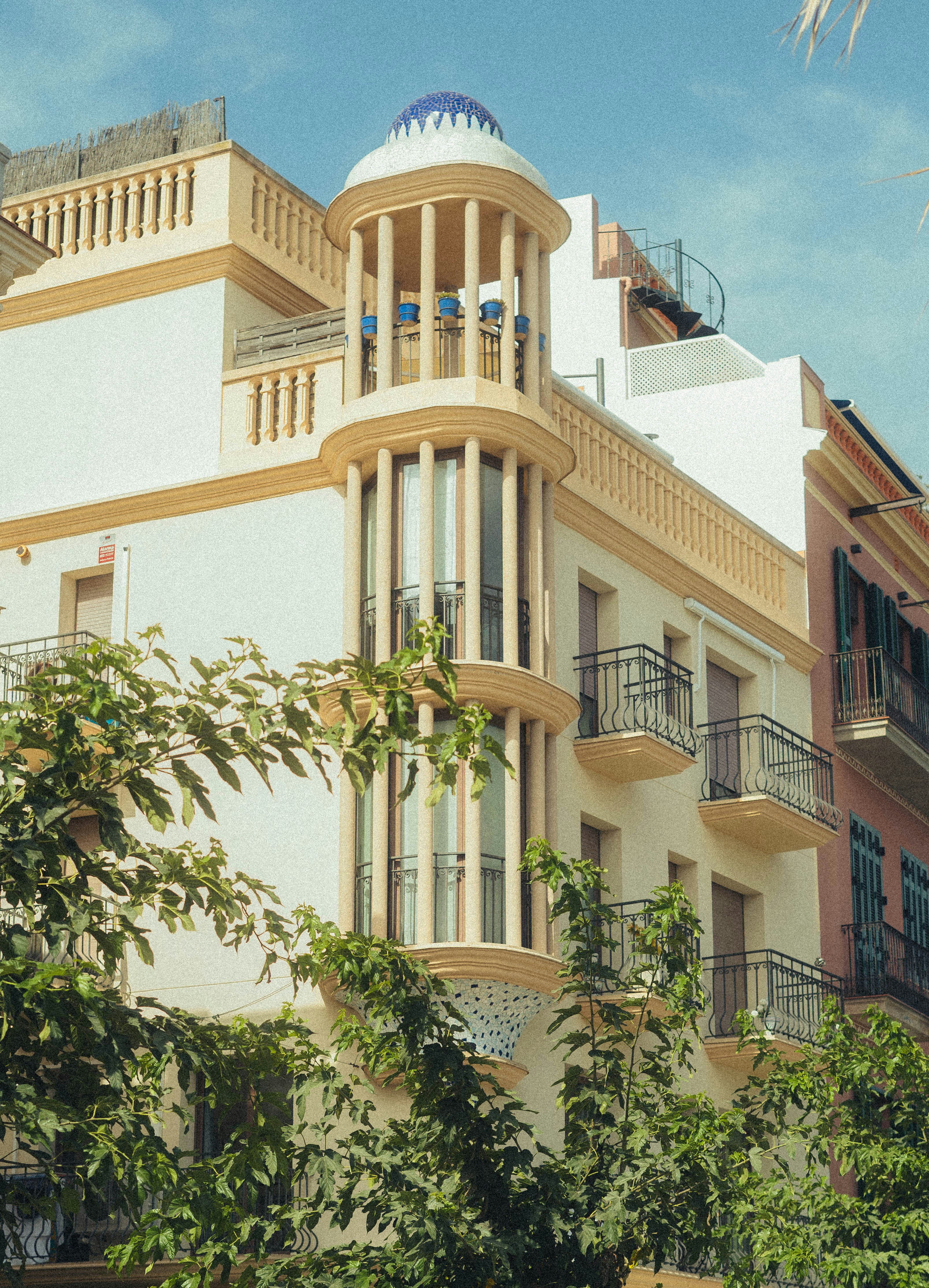 Photo by jordiespinosa