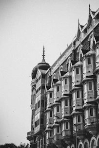 a black and white photo of a large building