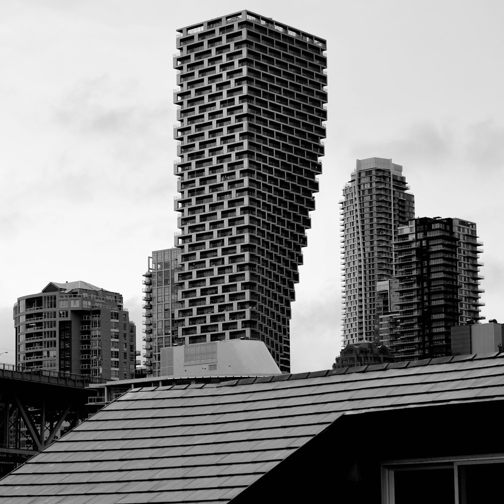 a black and white photo of a city skyline