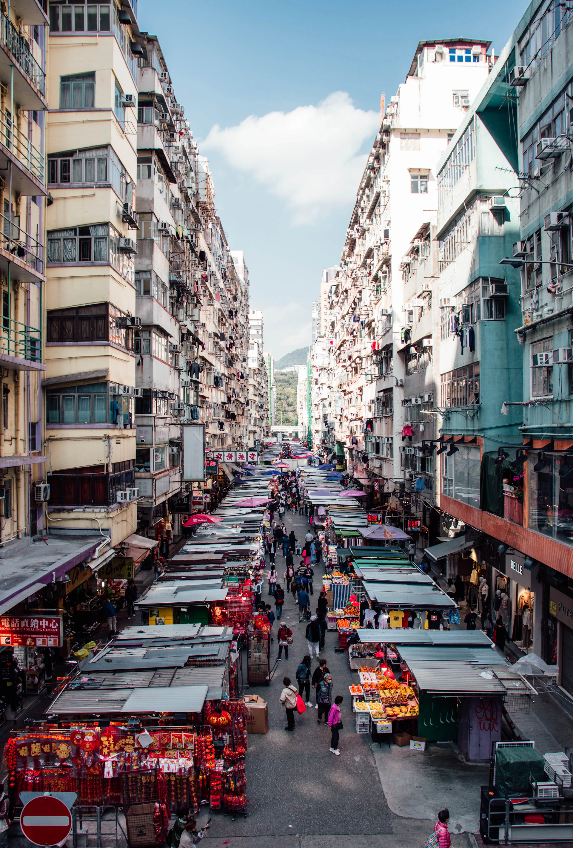 a city street filled with lots of buildings