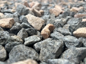 a bunch of aggregates - construction building material in karachi - Asmat ullah