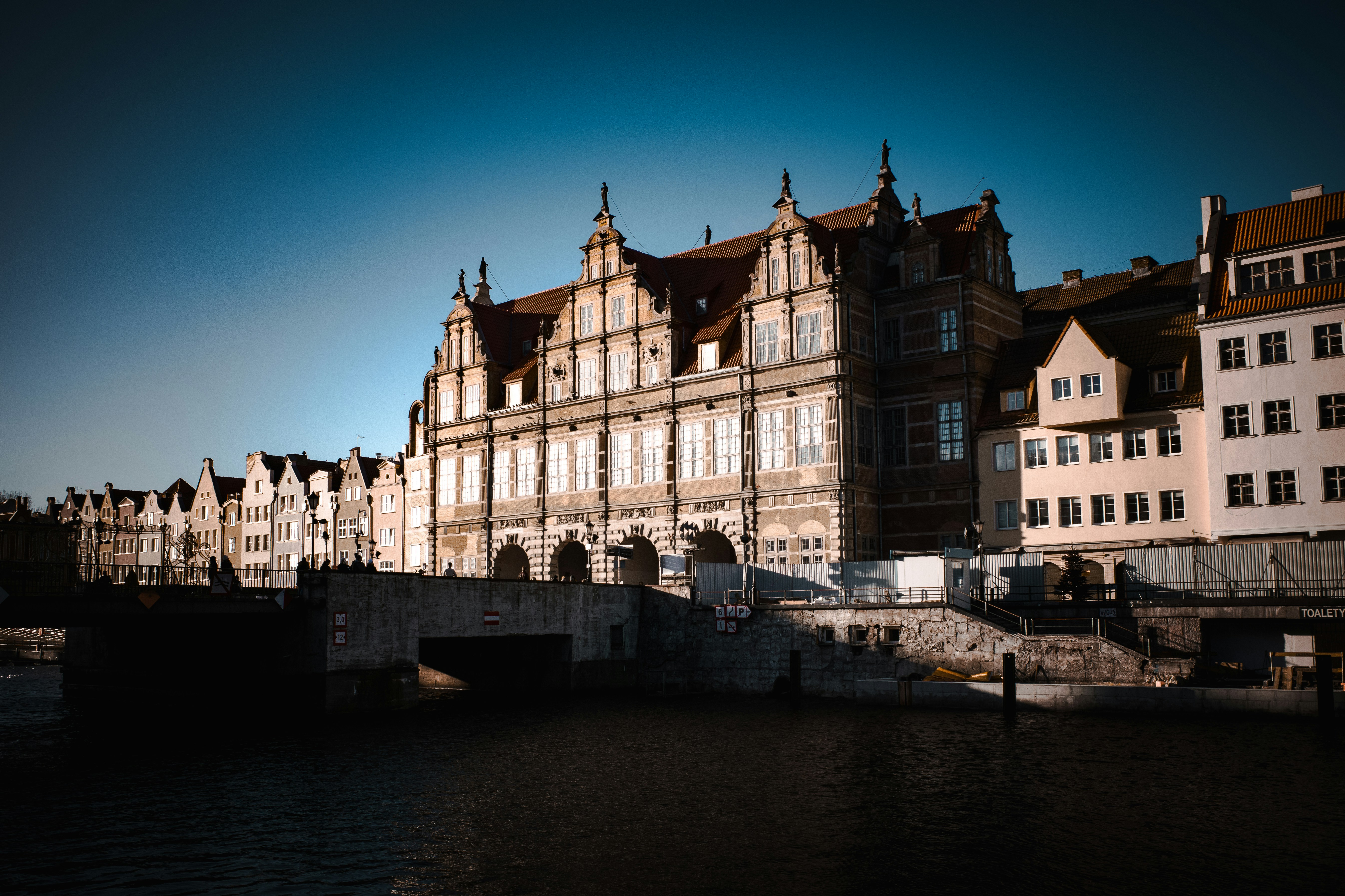 Photo by aleximagine