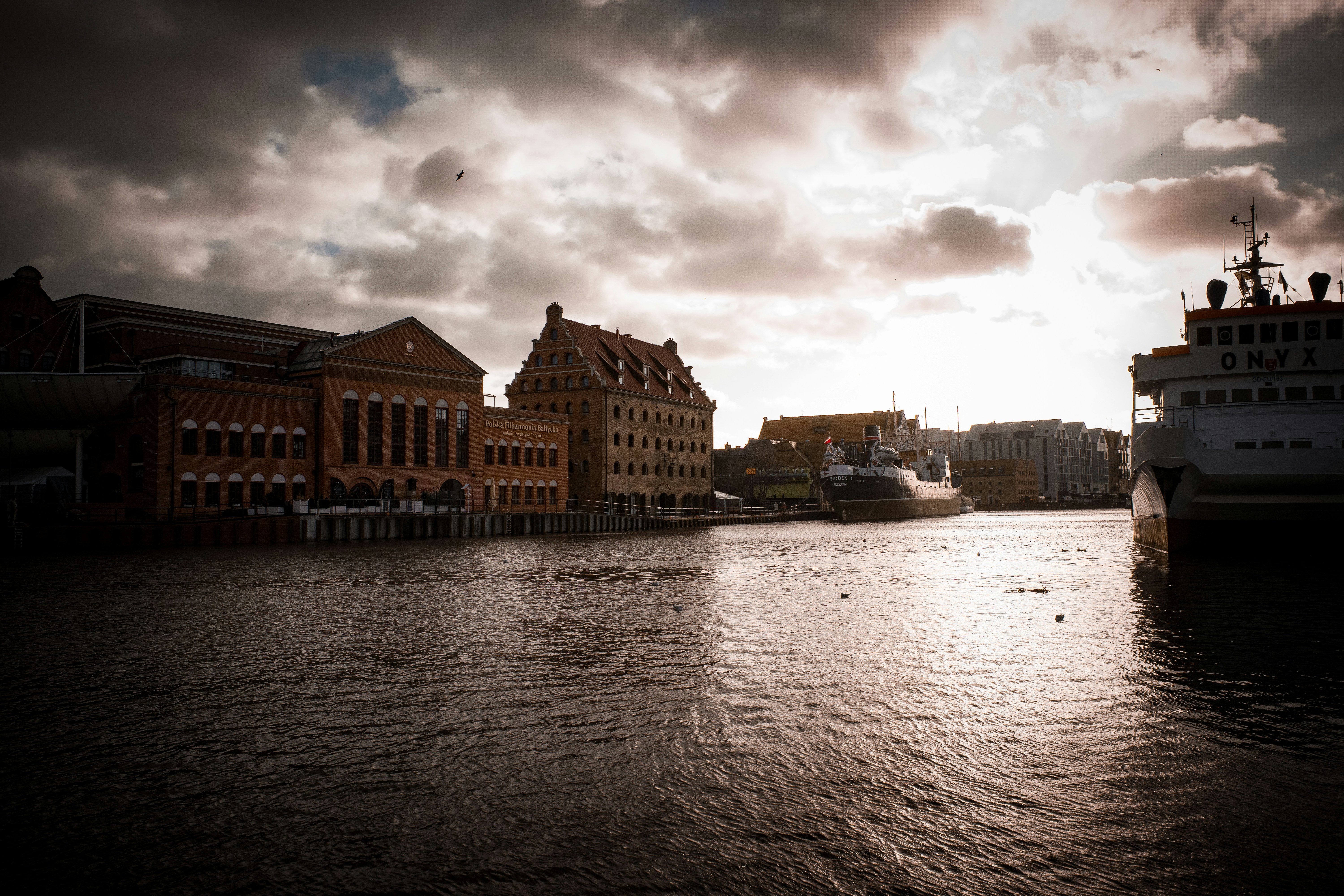 Photo by aleximagine