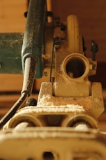 a machine that is sitting on a table for masculine features