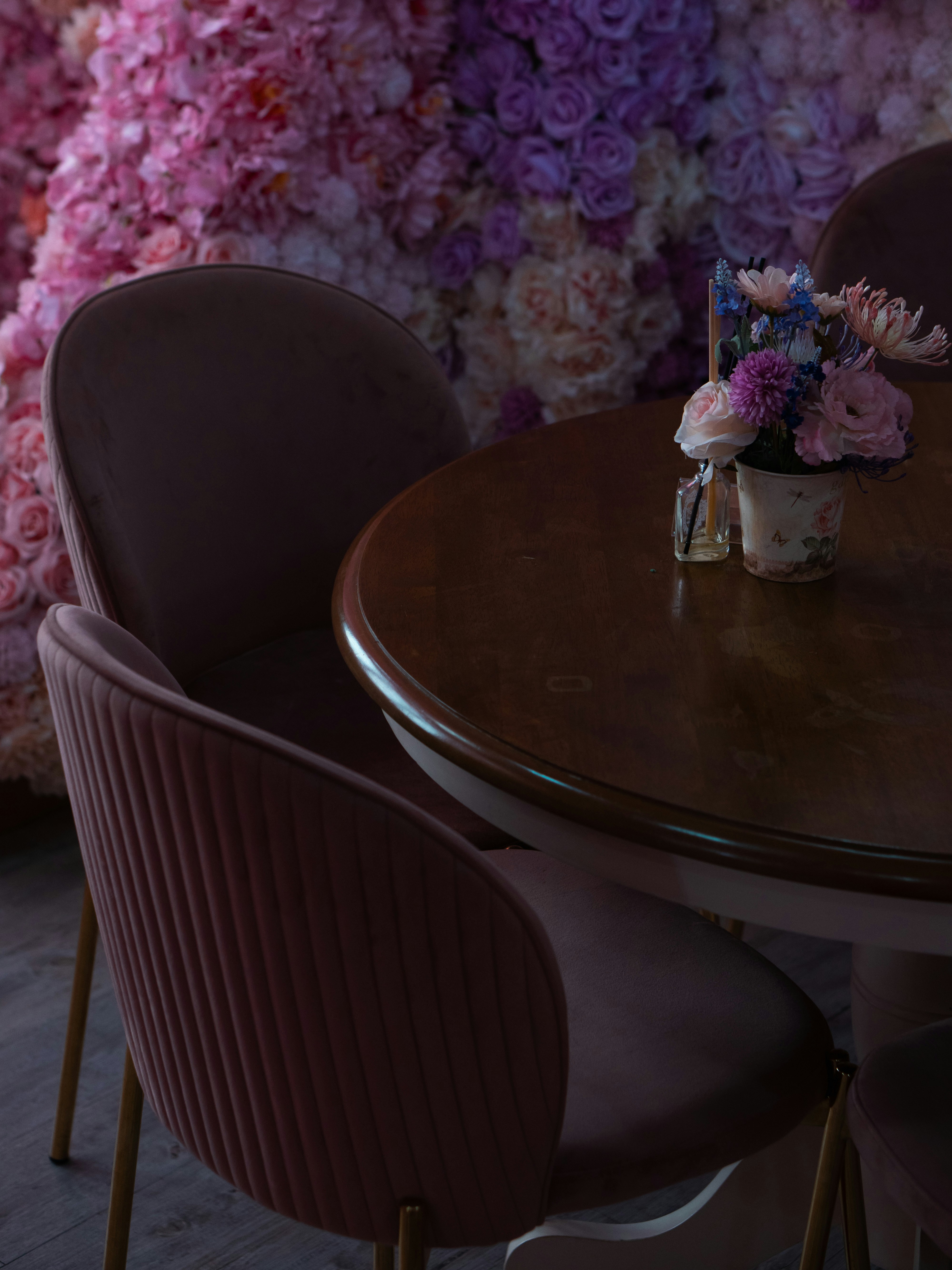 Pink Table Pictures | Download Free Images on Unsplash