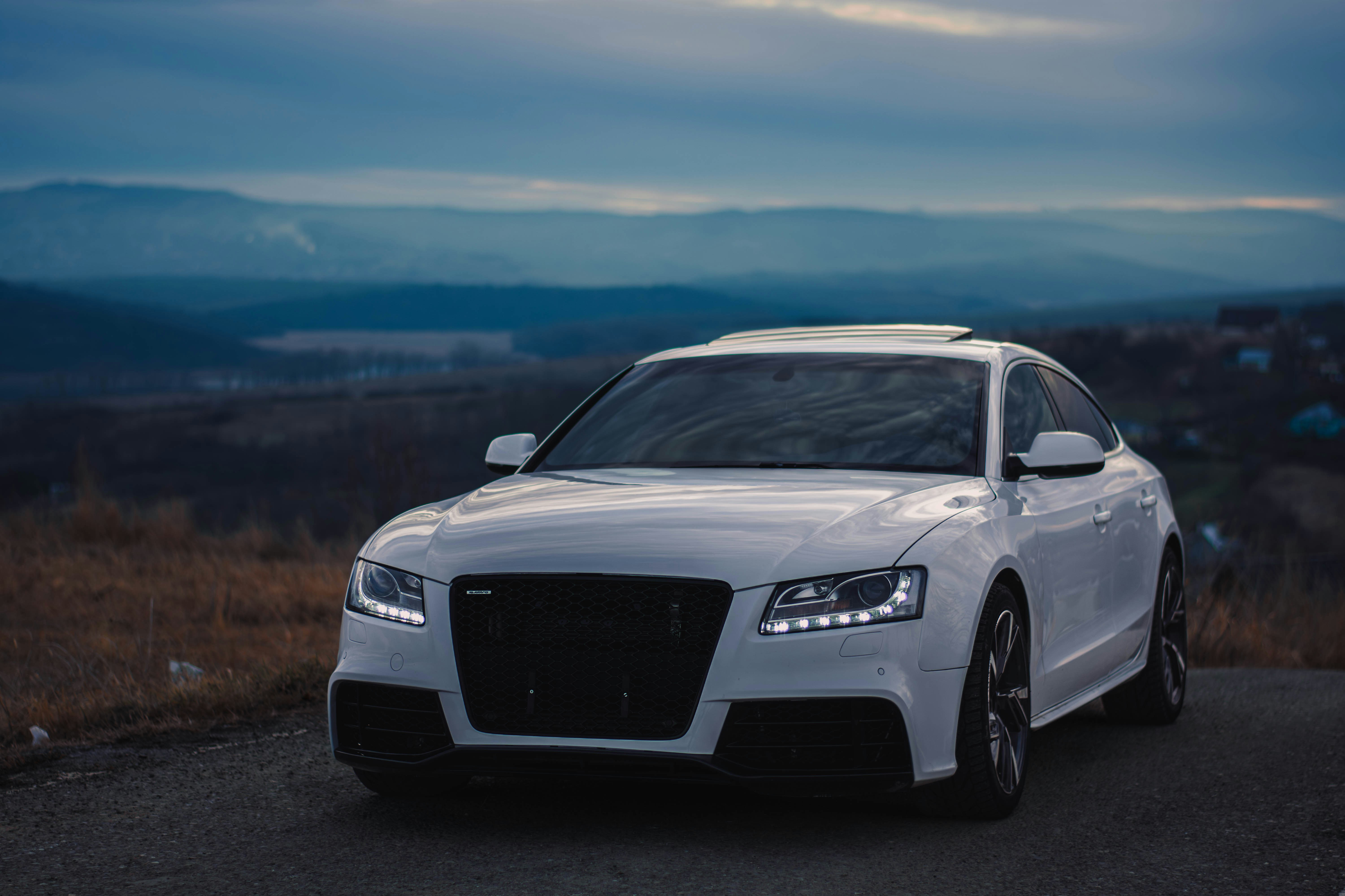 Photo by sebastianradu