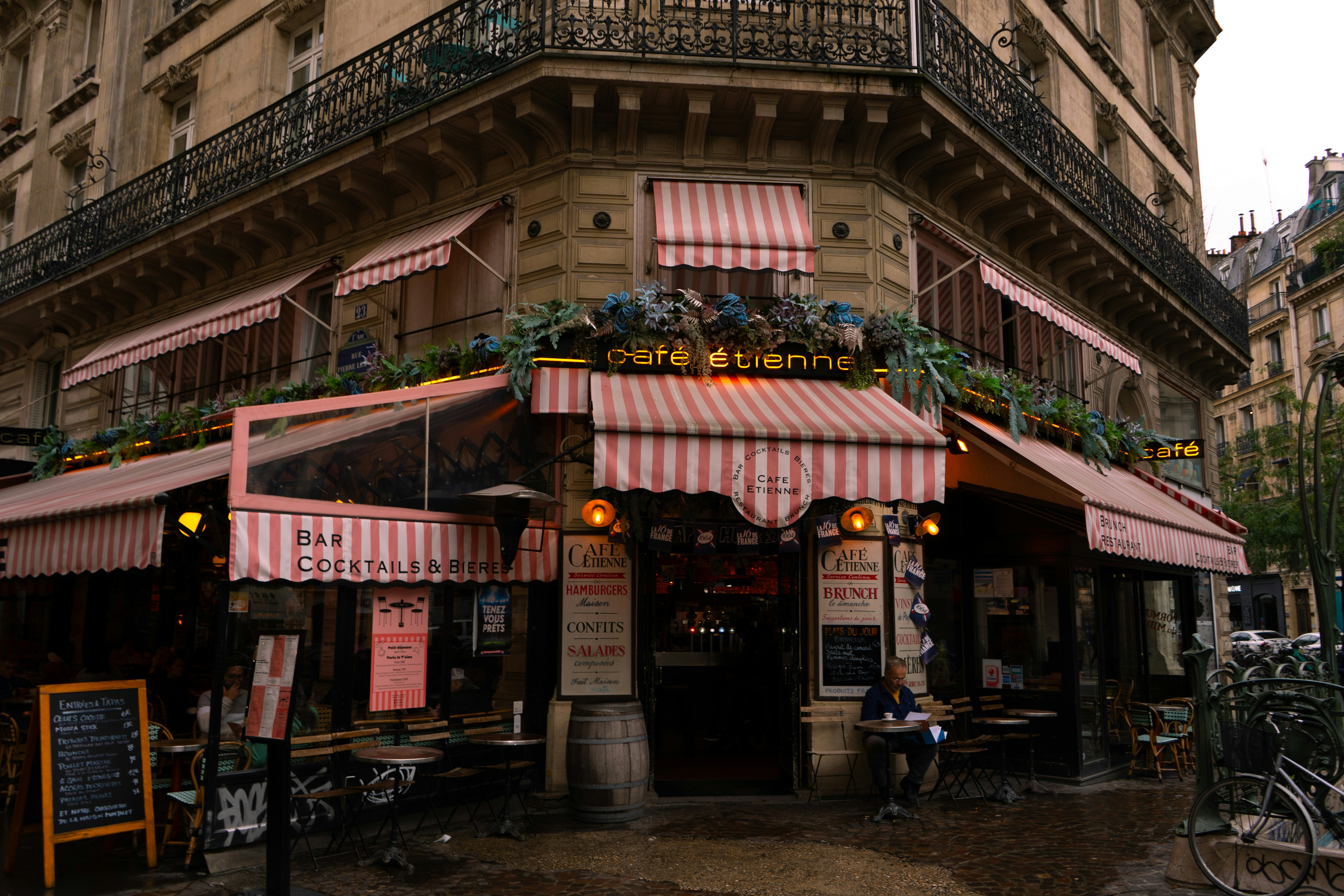 Café Étienne in Paris