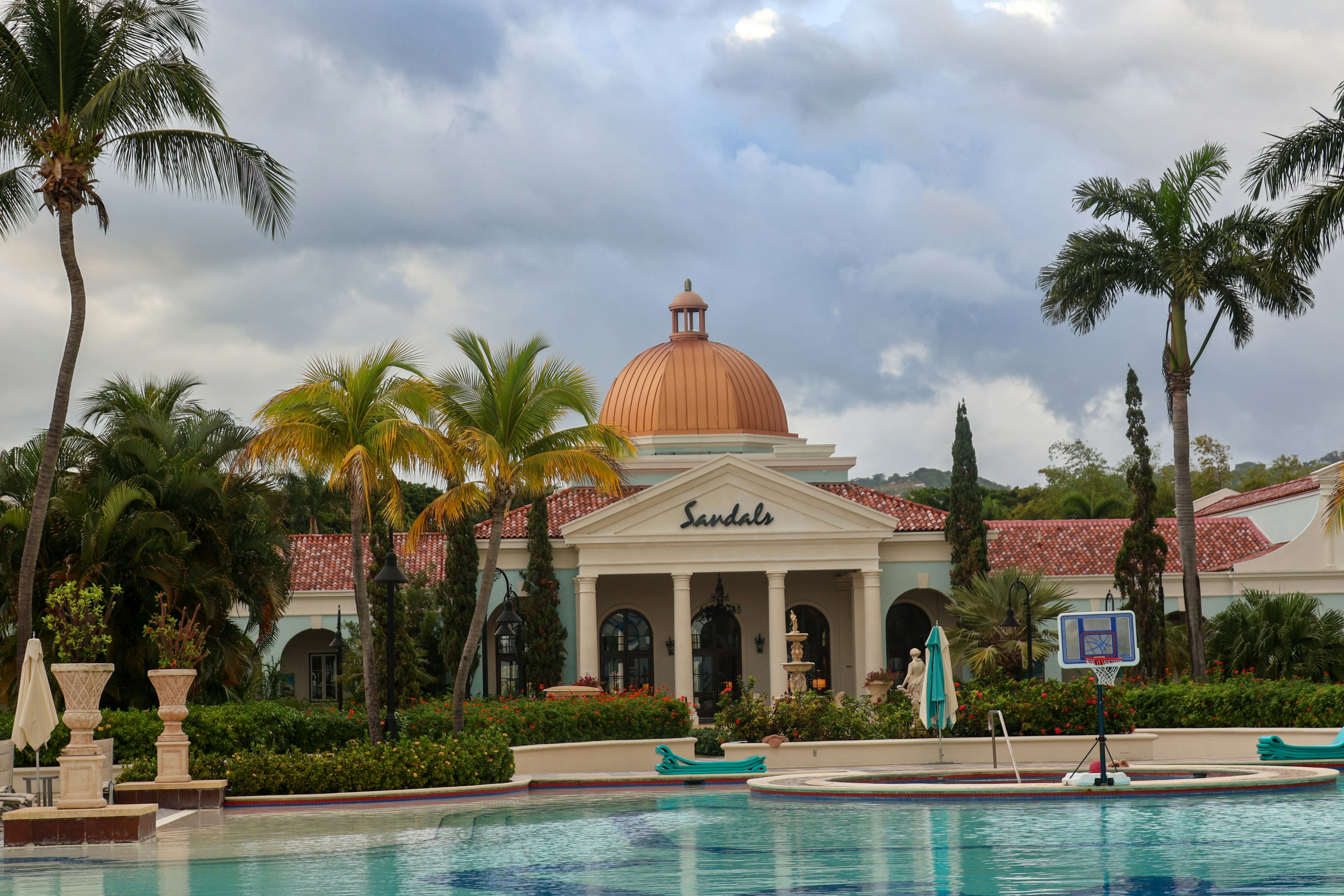 "Le Mont Resort"