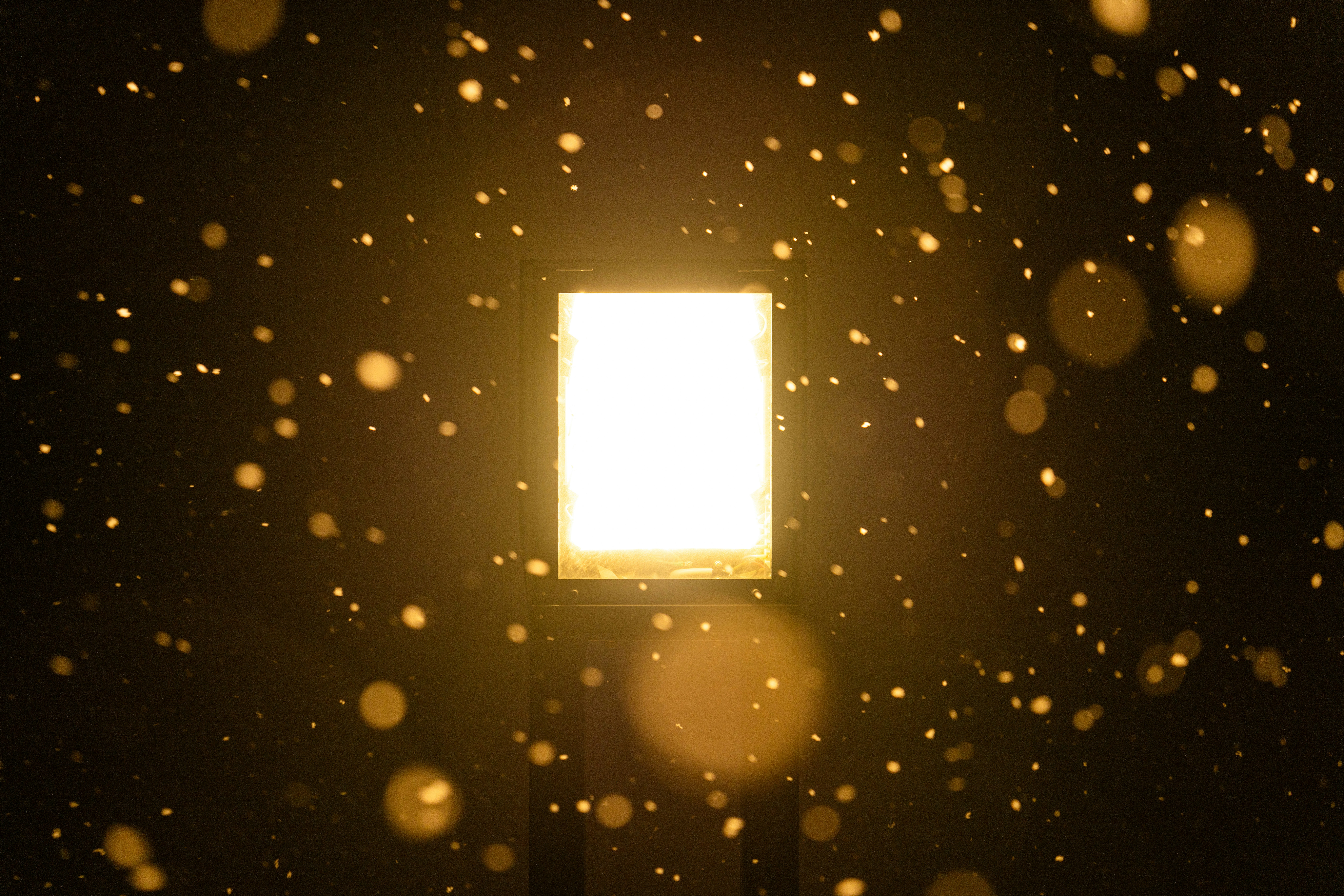 A street light in the snow at night photo – Free Lighting Image on Unsplash