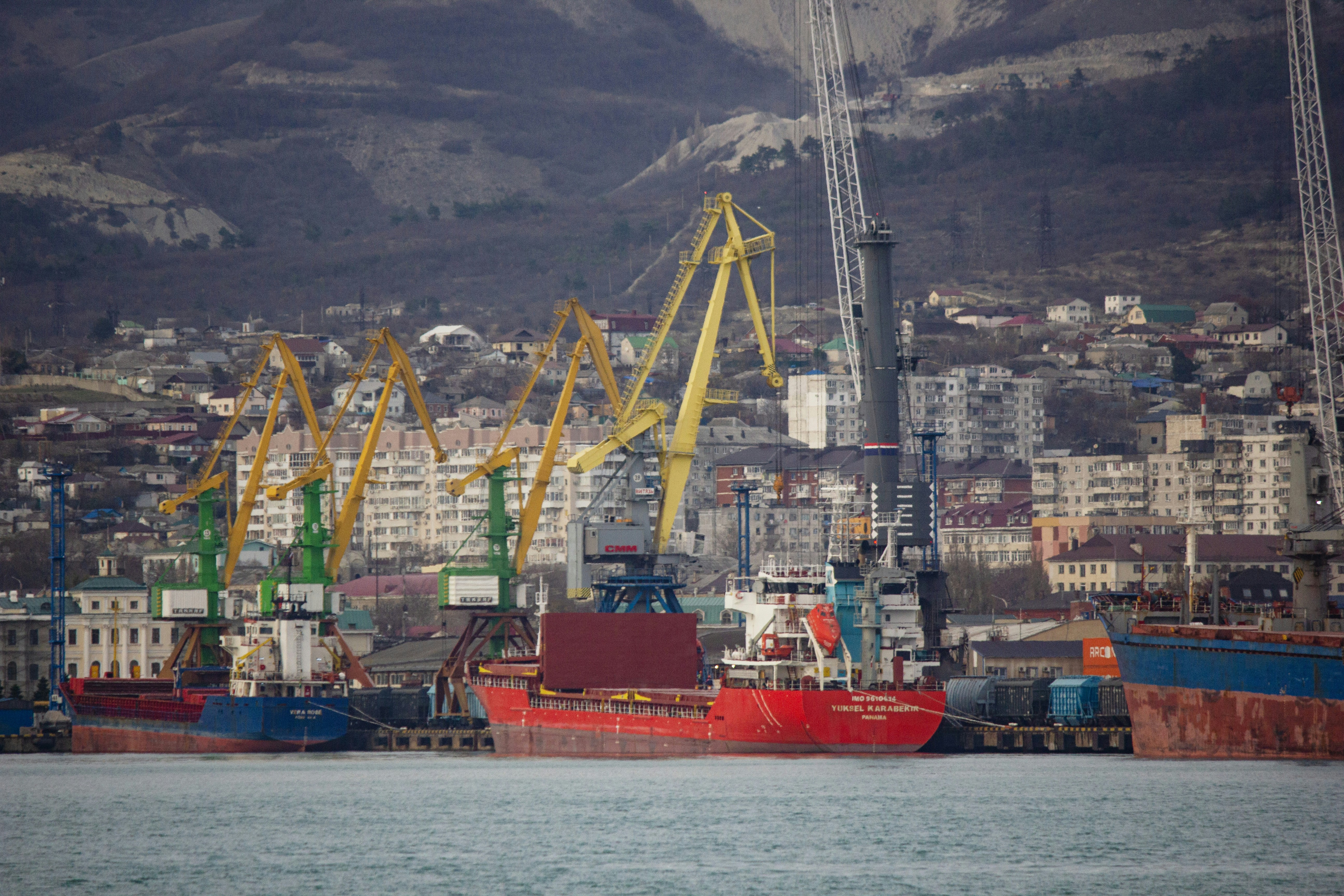 İzmir ekonomisinde fırtına: Akar Tekstil iflas ederken serbest bölgeler rekor kırdı - Ekonomi haberi görseli