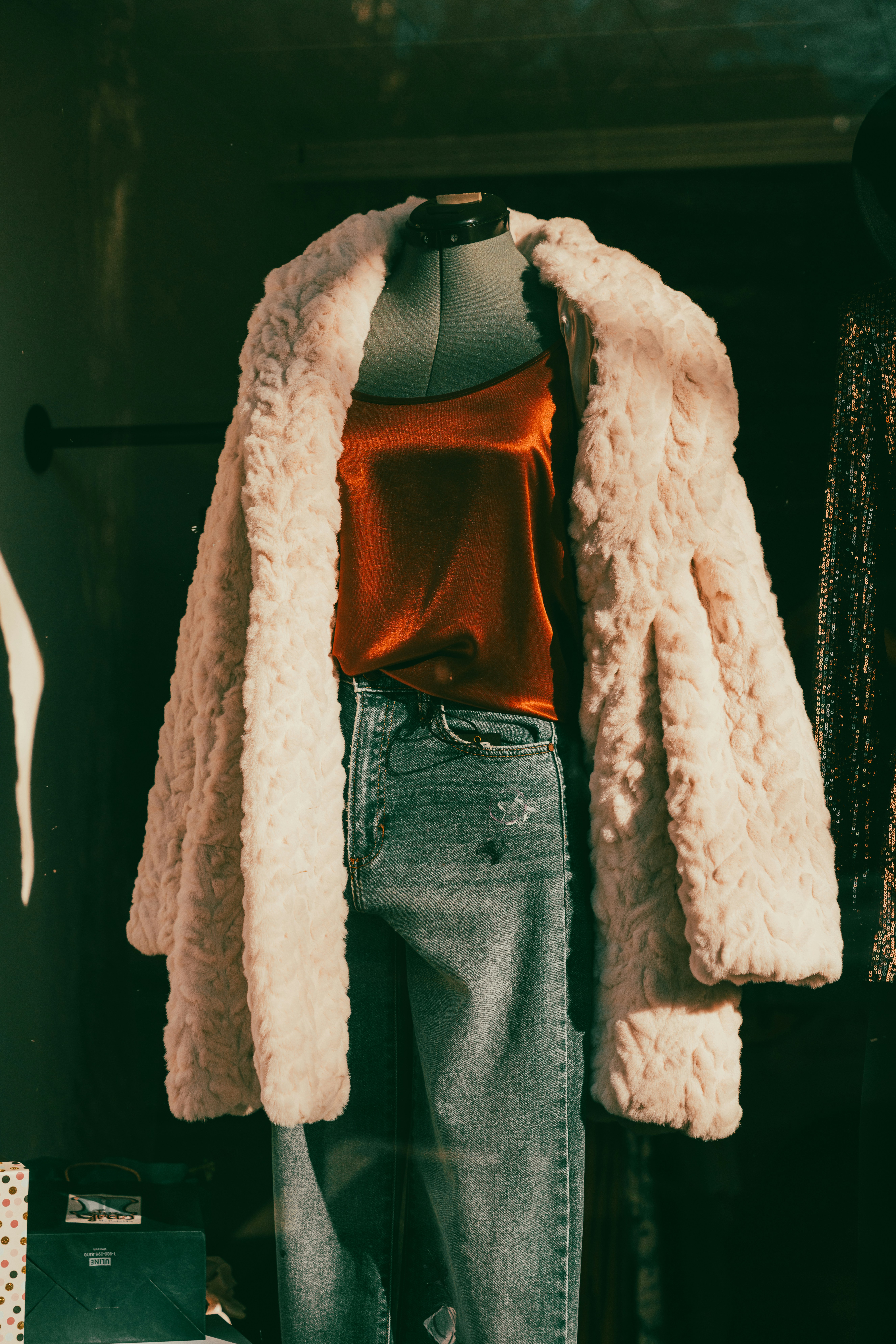 Estilo de los años 70 en la moda moderna