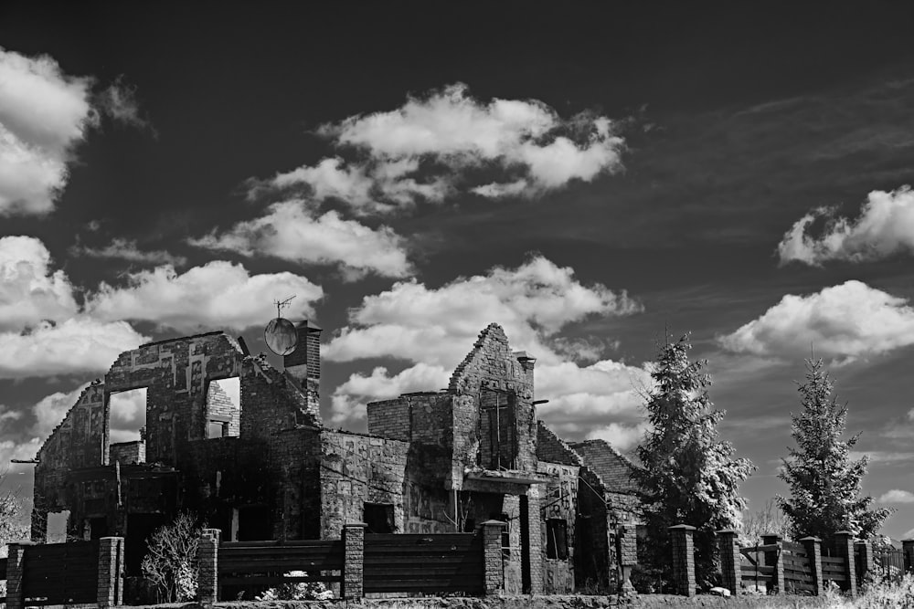 a black and white photo of an old building