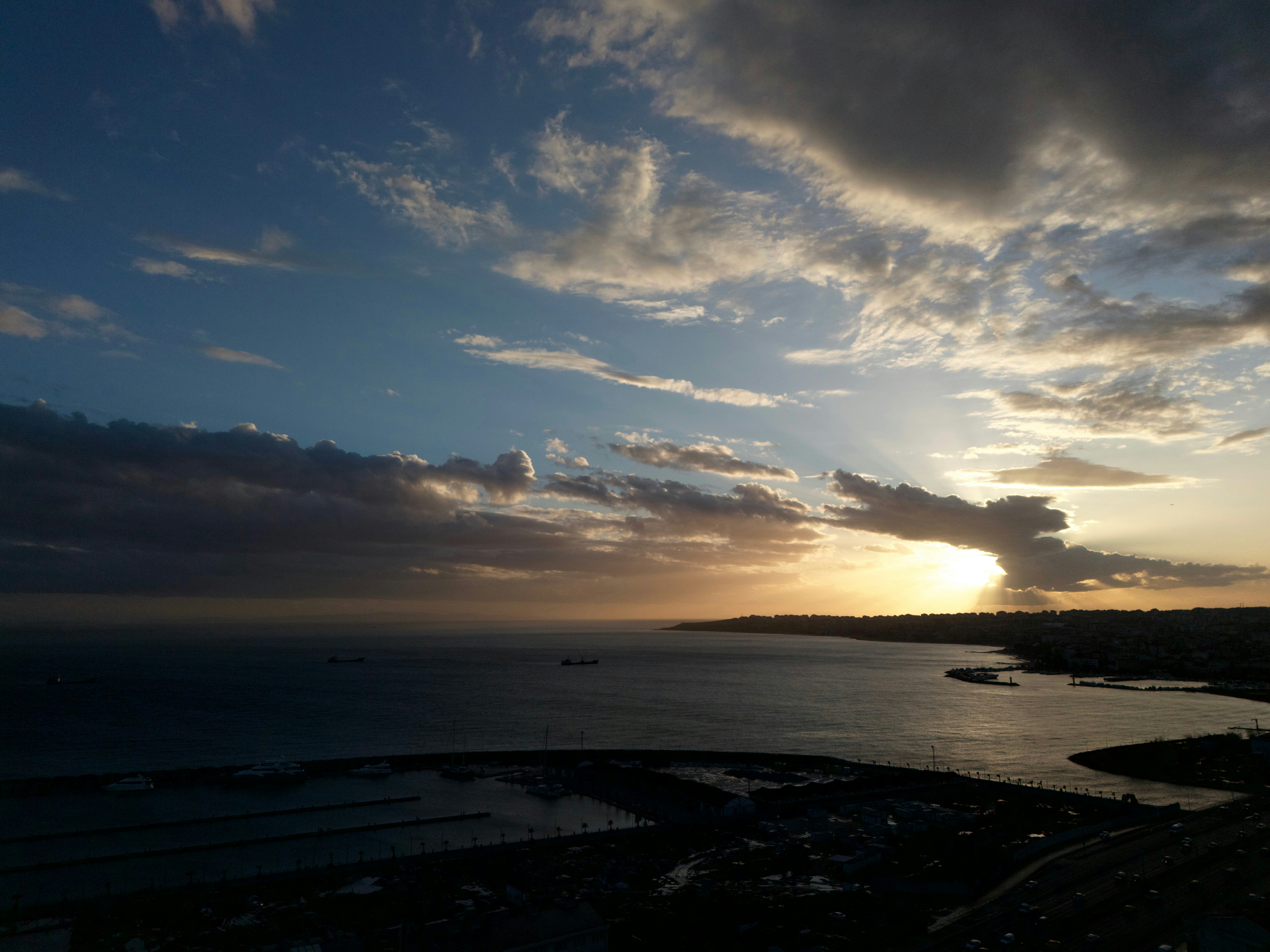 Photo by dronezoro