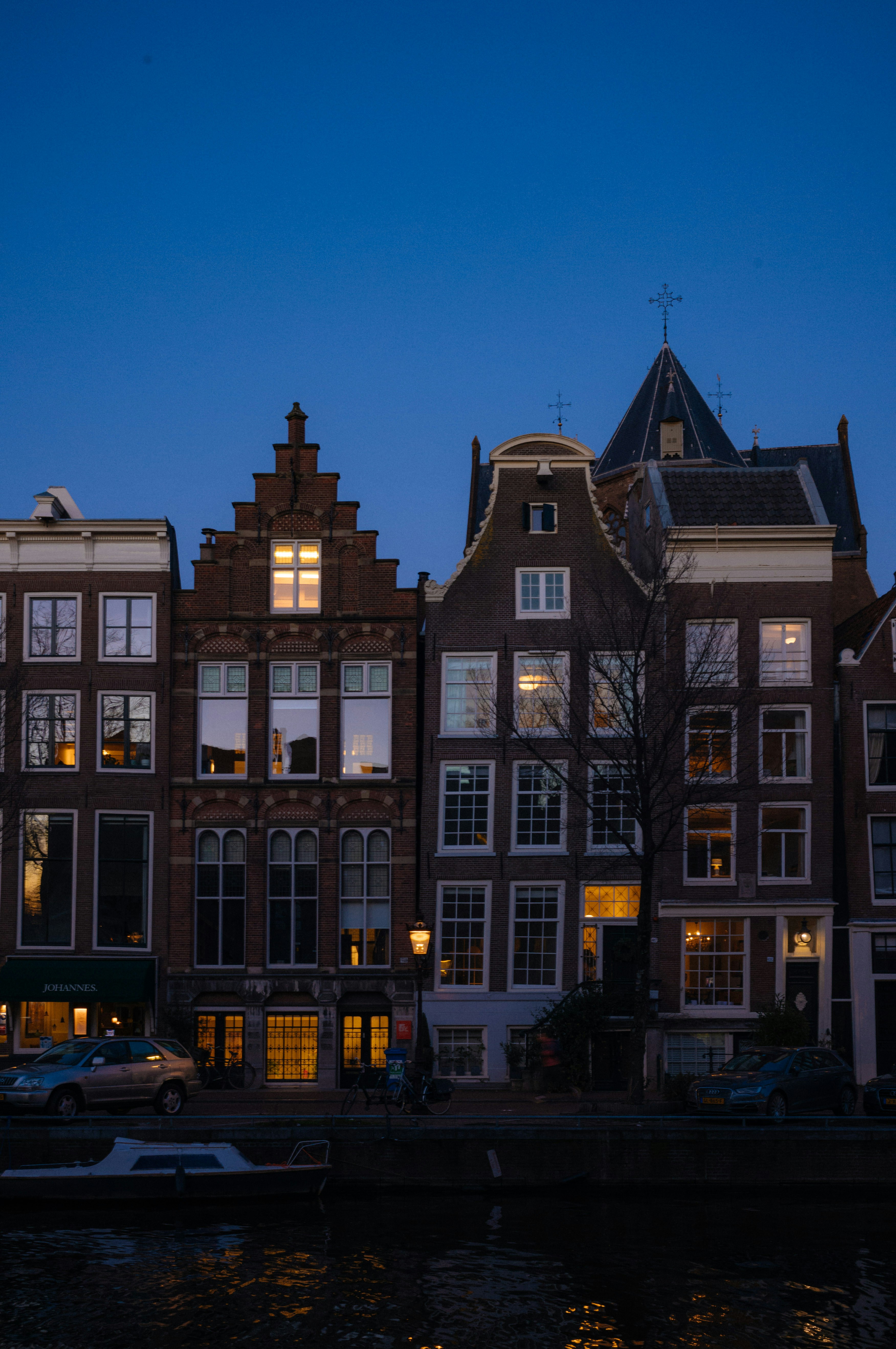 Photo by kiralaktionov