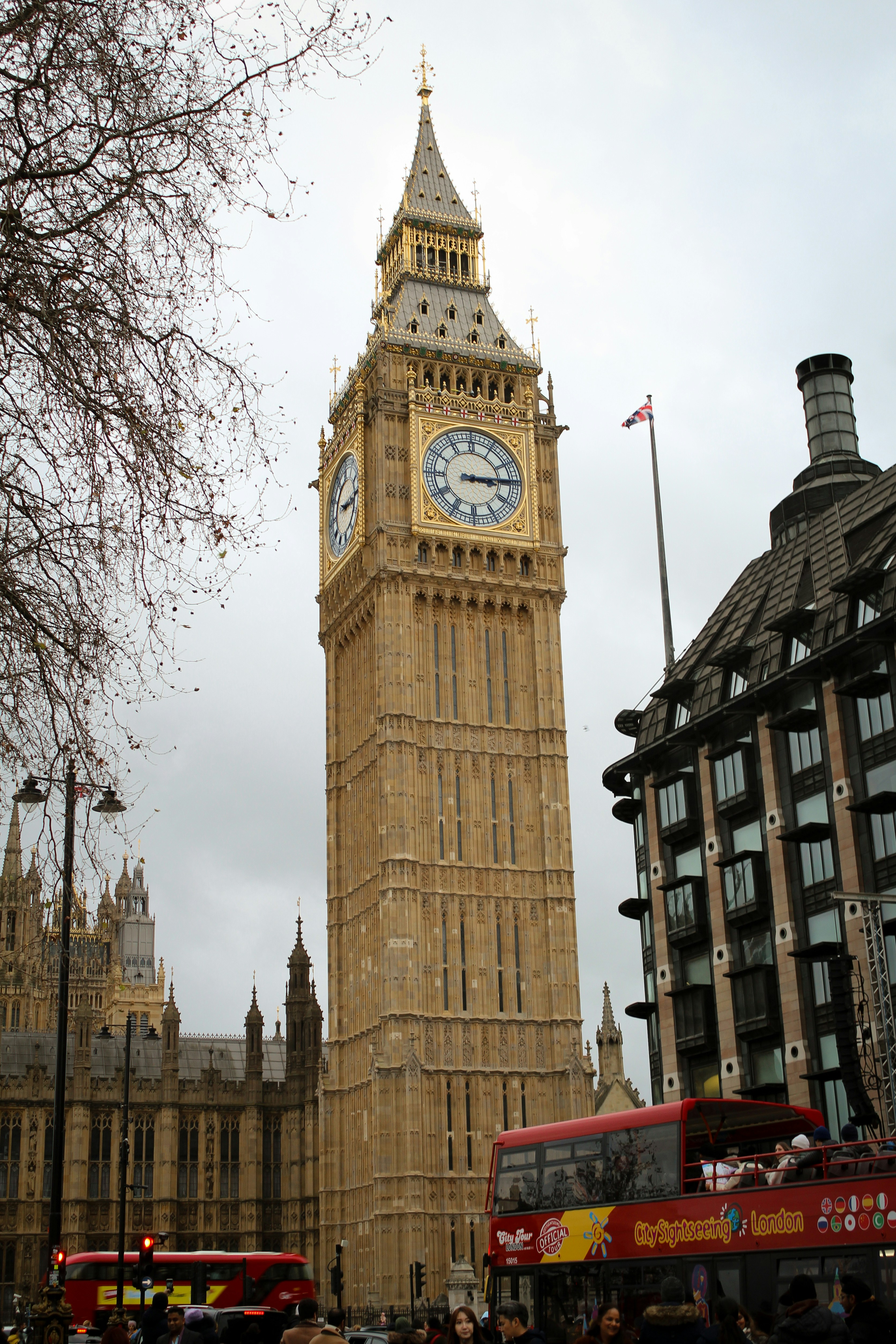 London Bridge at night