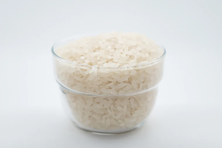 Bowl de vidrio con arroz