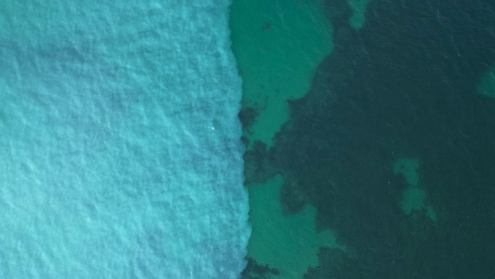 a bird's eye view of a body of water