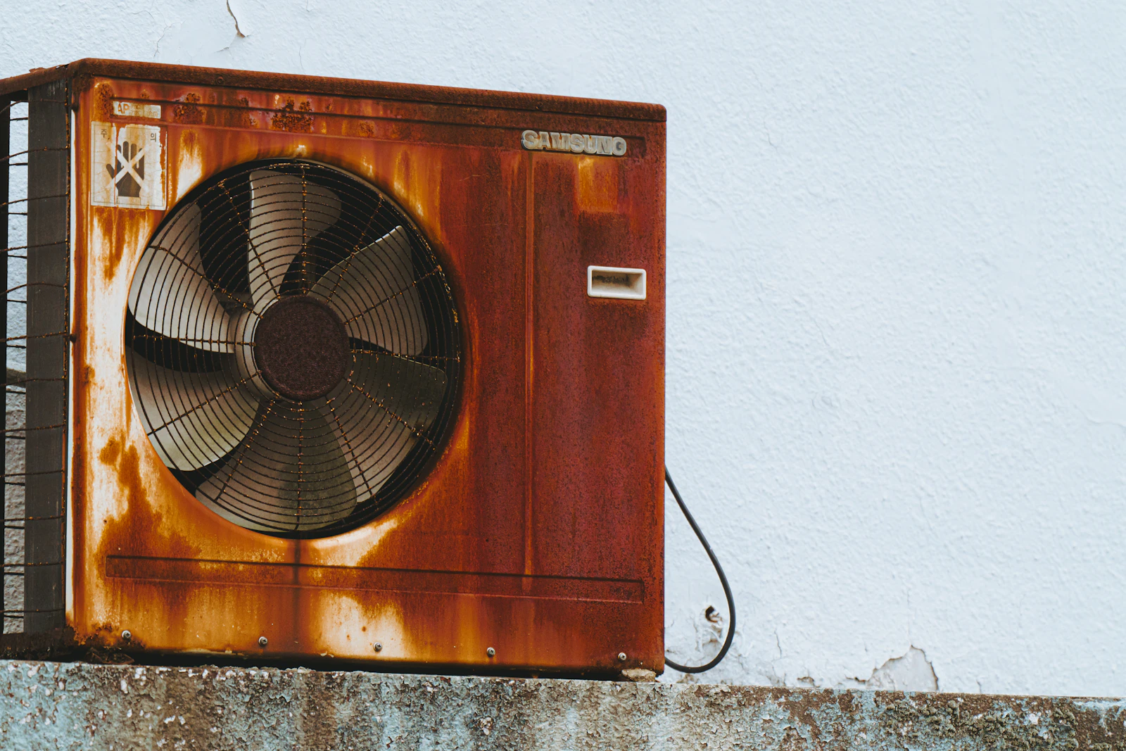Two miles from the water: who derates a coastal condenser