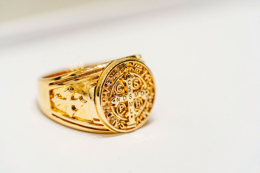 claddagh ring closeup