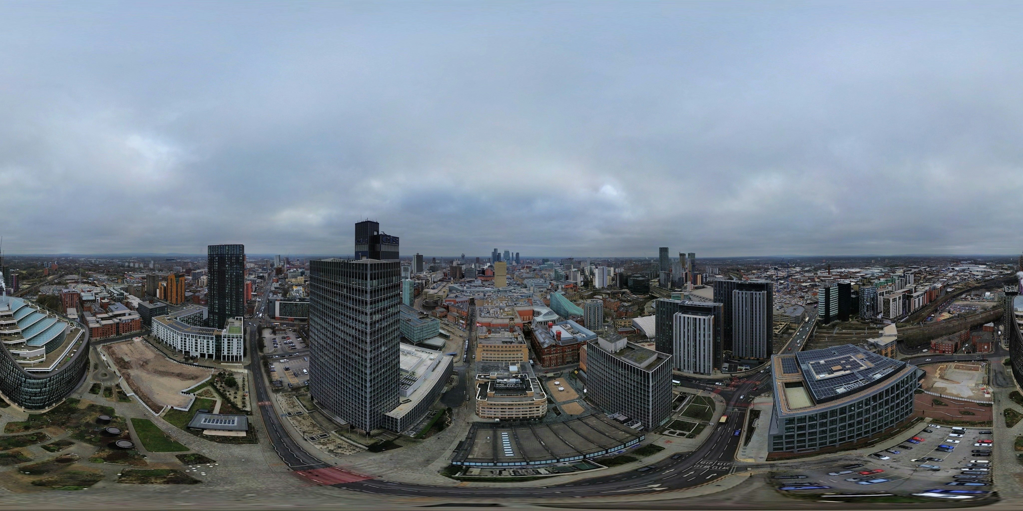 Una veduta aerea di una città con alti edifici