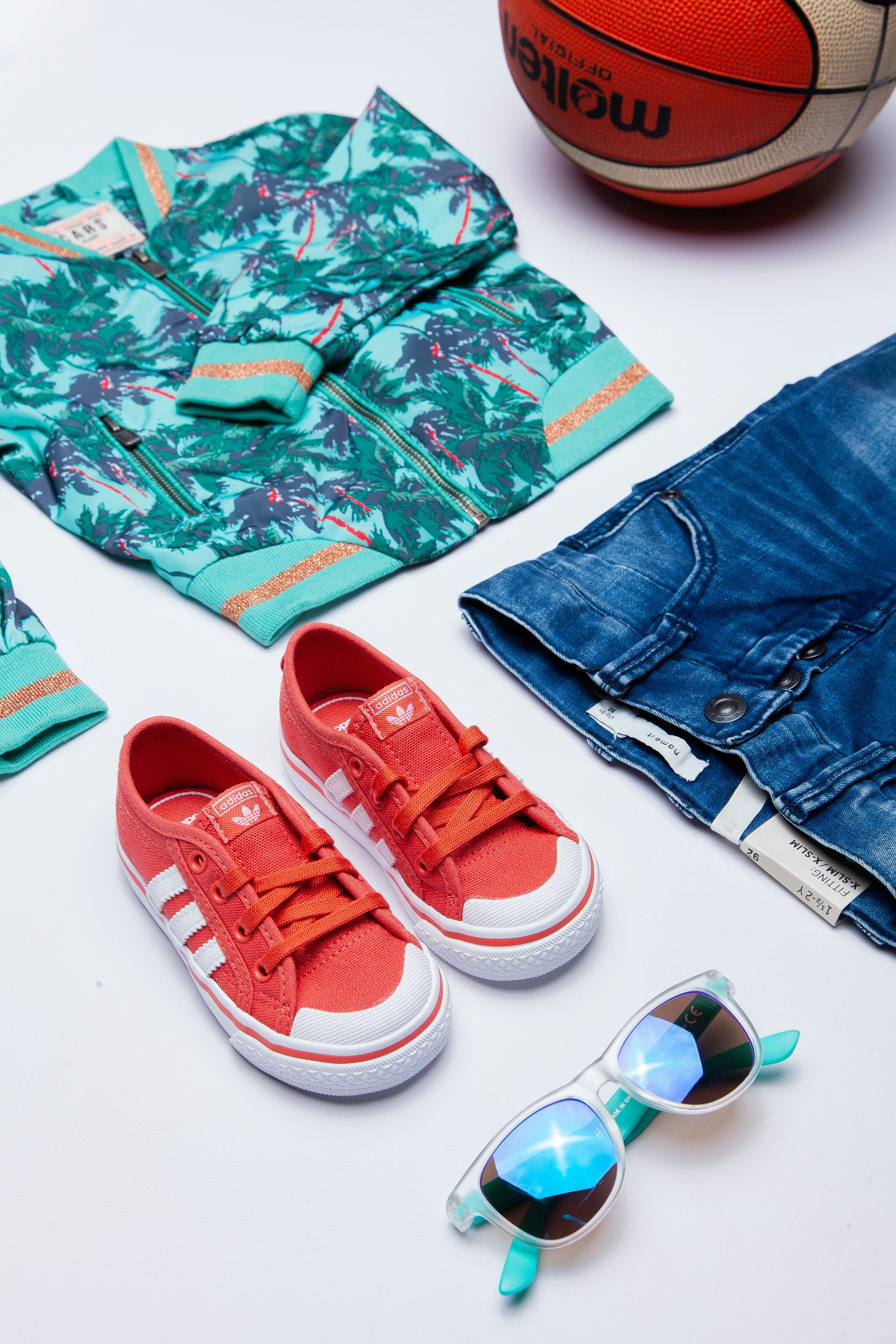 8 Trendy Casual Apparel Color Combos for Summer Parties