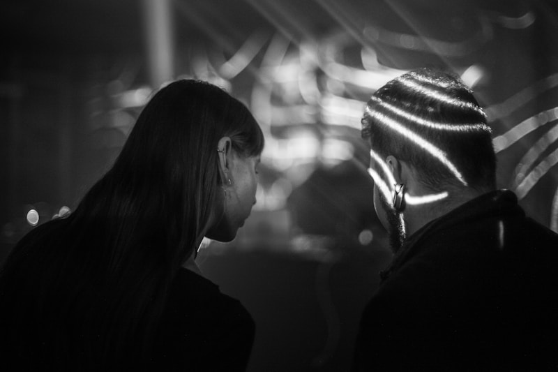 Pareja disfrutando la fiesta en CDMX