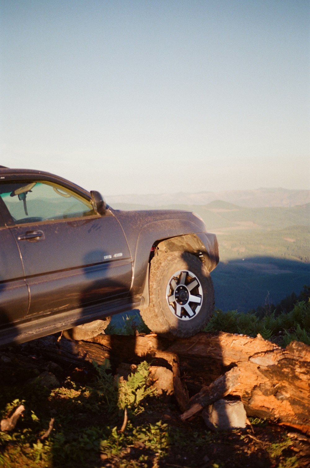 a car that is on top of a hill