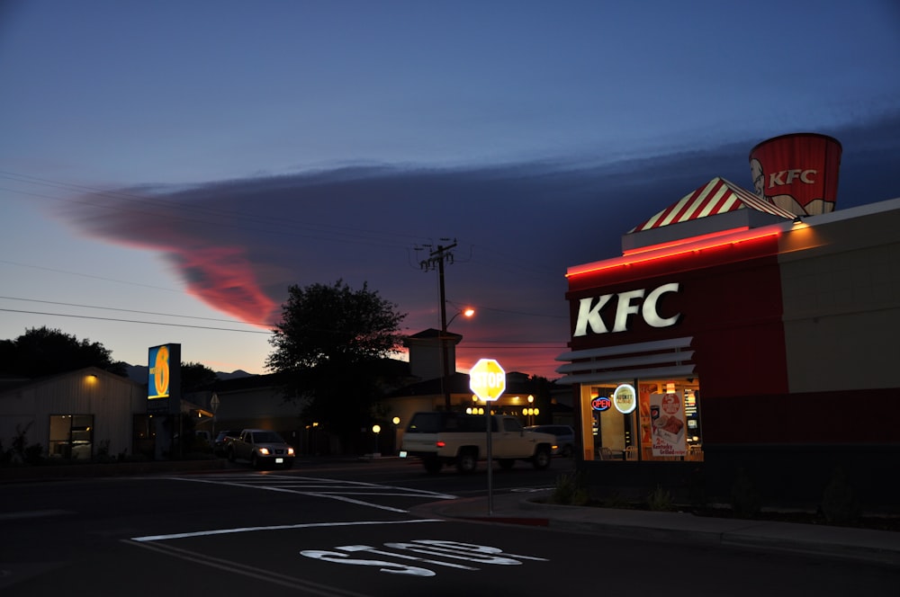 a fast food restaurant with a sky background
