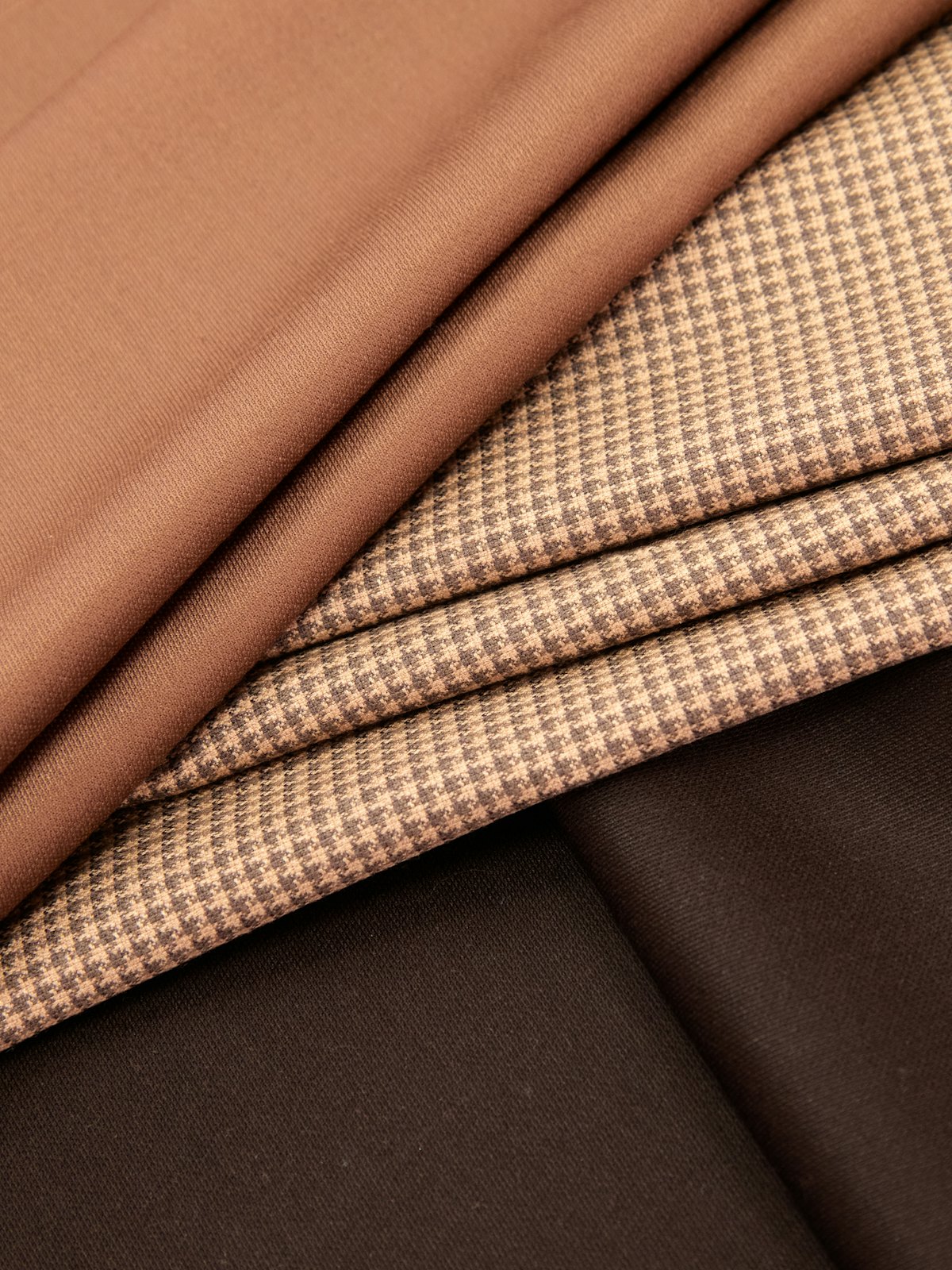 Blended suiting fabrics