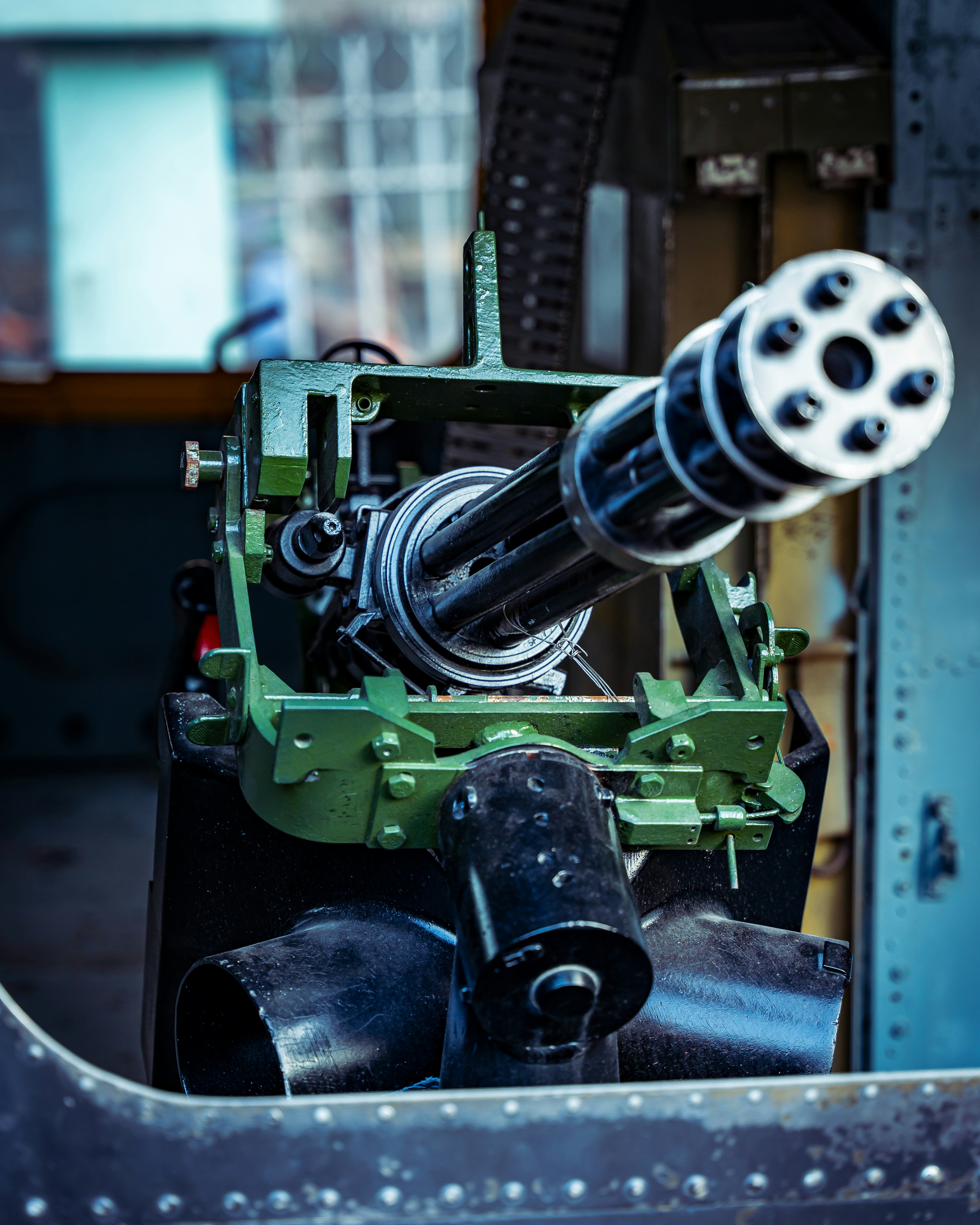 A machine with a large metal object on top of it photo – Free Vietnam ...