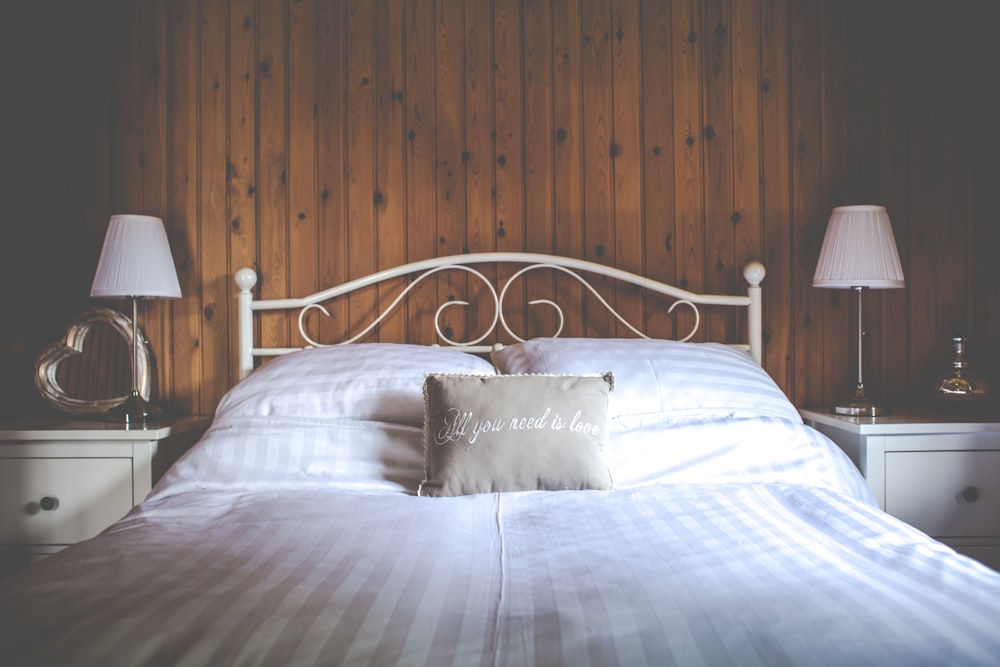 Classic Charm White Bedside Table for Elegant Bedrooms