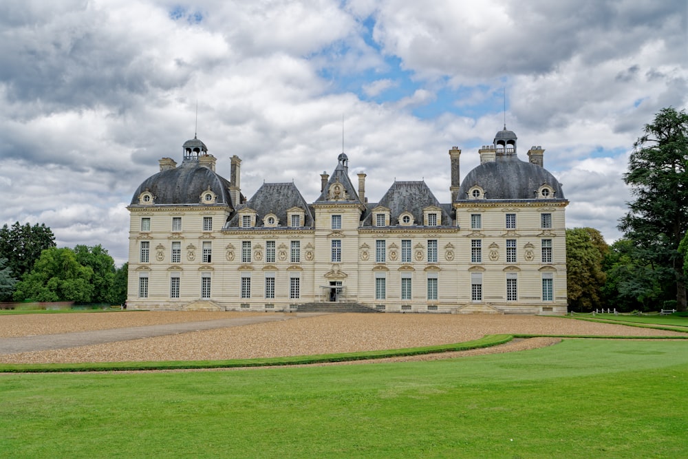 a large building with a lot of windows on top of it