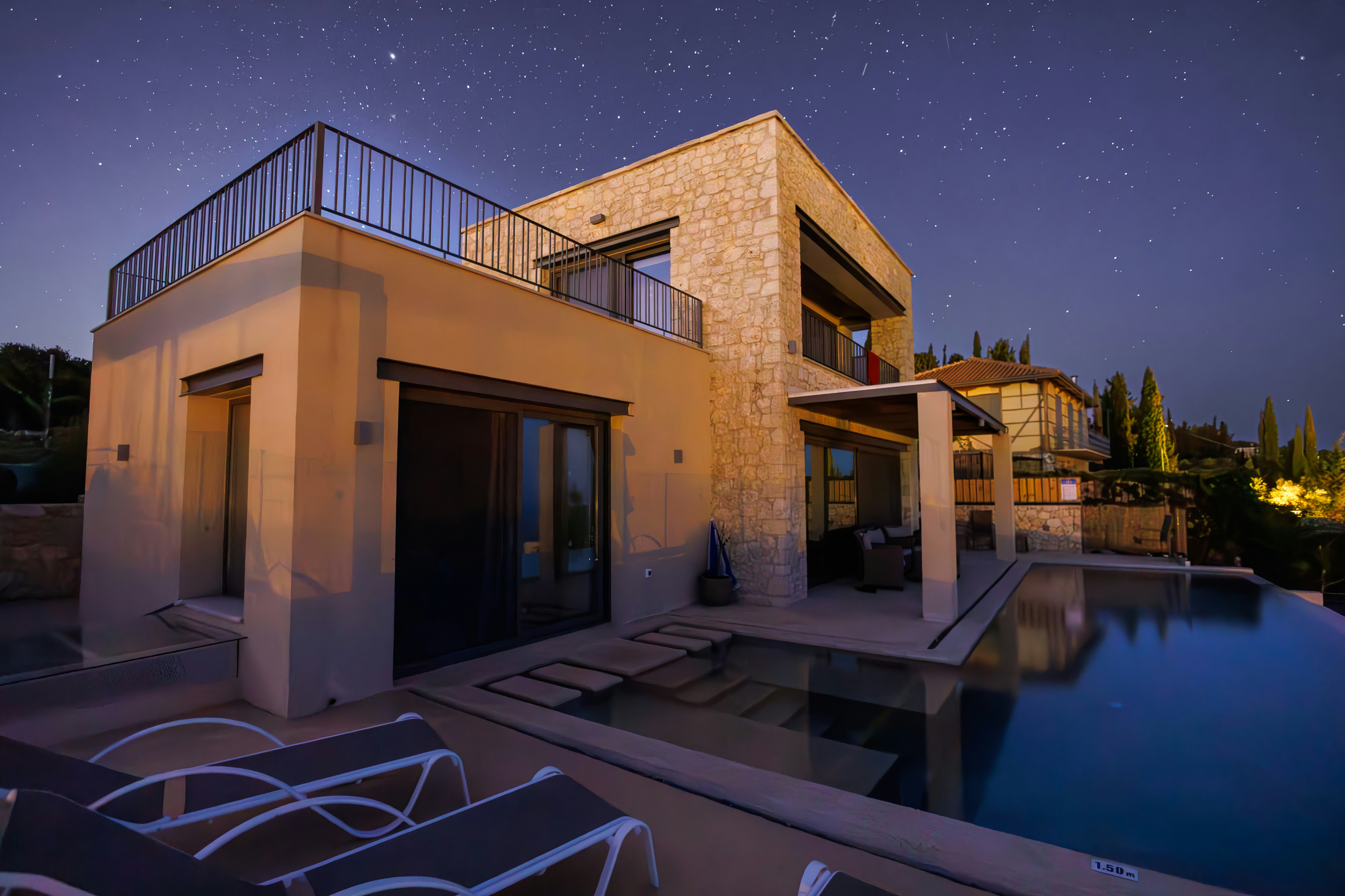 Photo by stockbirken