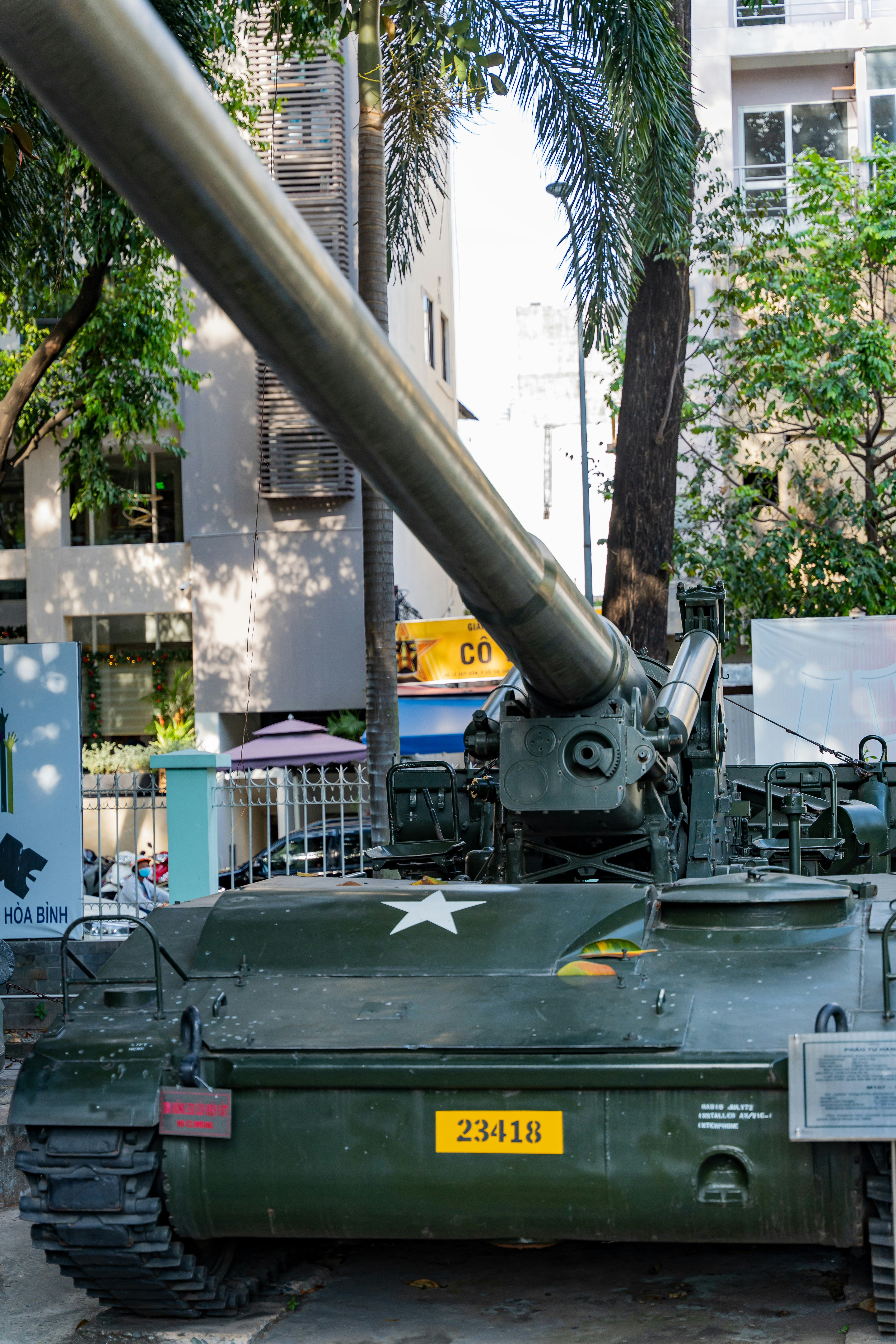 Phu Quoc's Food Scene: Night Markets and Beachfront Dining