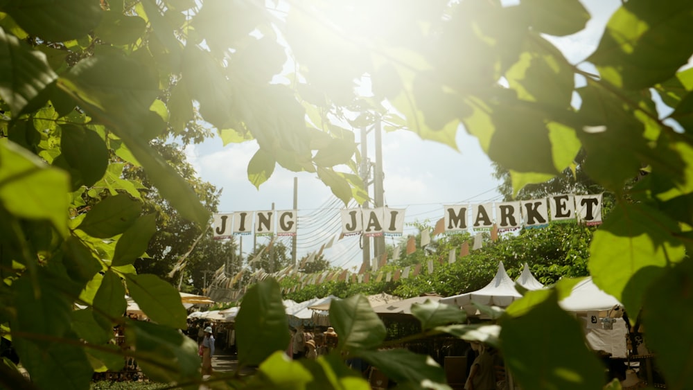 a market with a sign that reads ling jaj market