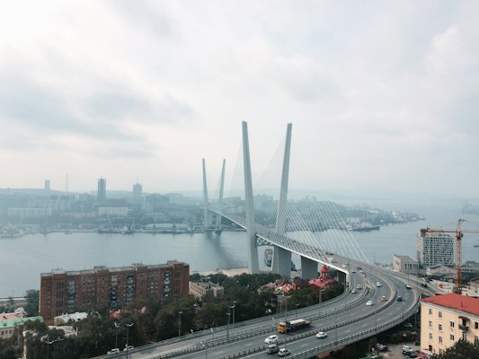 A view of a bridge over a large body of water — Vladivostok, Russia